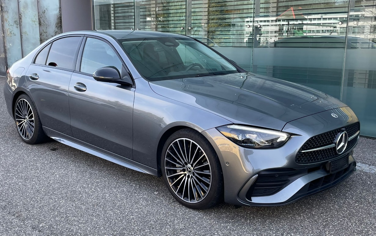 MERCEDES-BENZ C 300 4Matic AMG Line-image-5