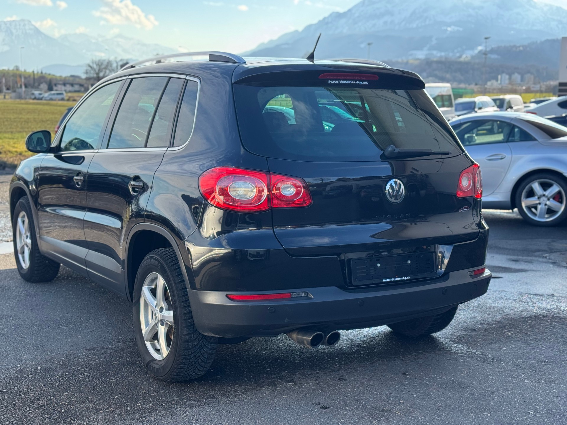 VW Tiguan 2.0 TDI Trend&Fun Tiptronic-image-3