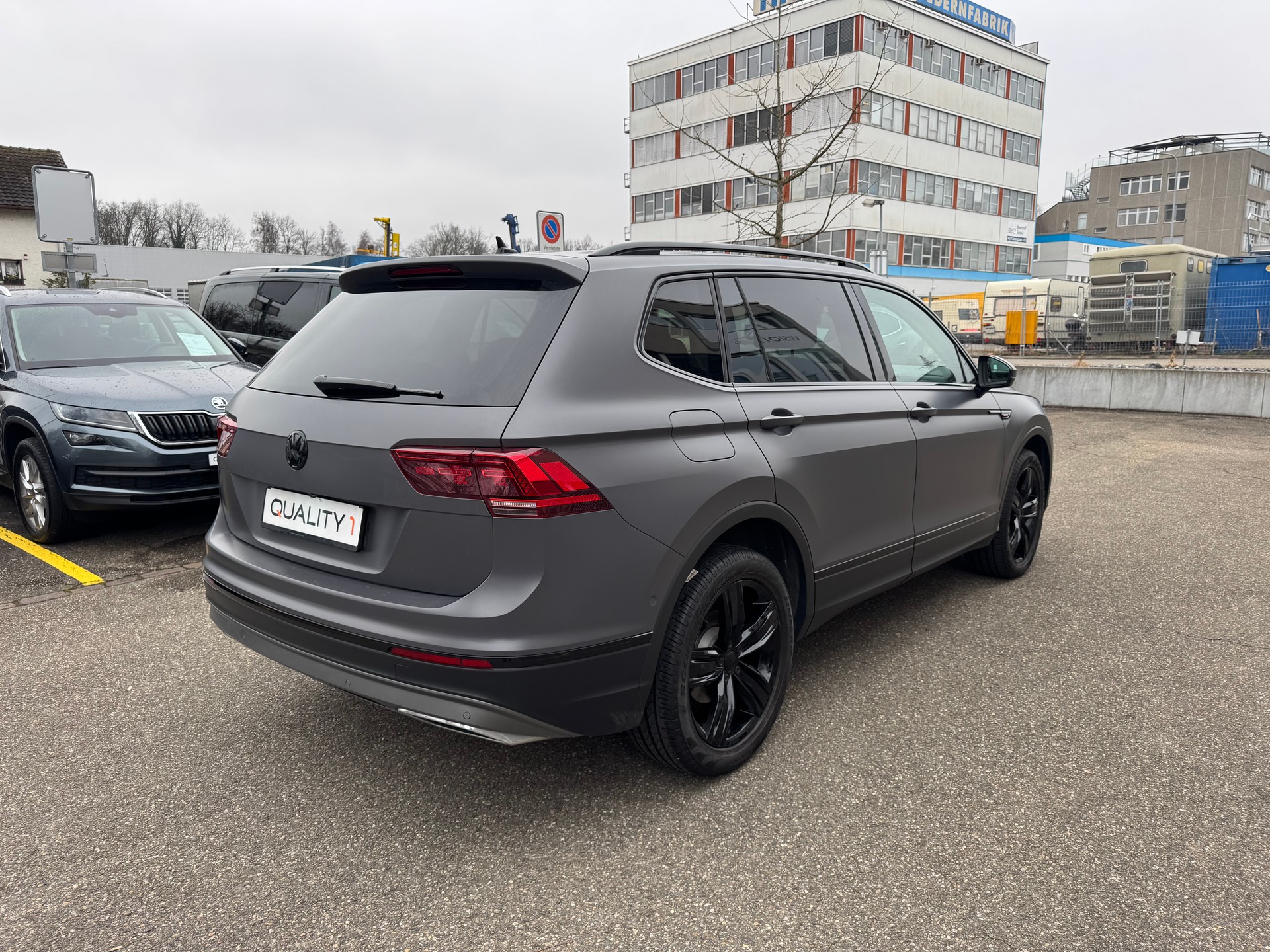 VW Tiguan Allspace 2.0TSI Comfortline 4Motion DSG-image-3