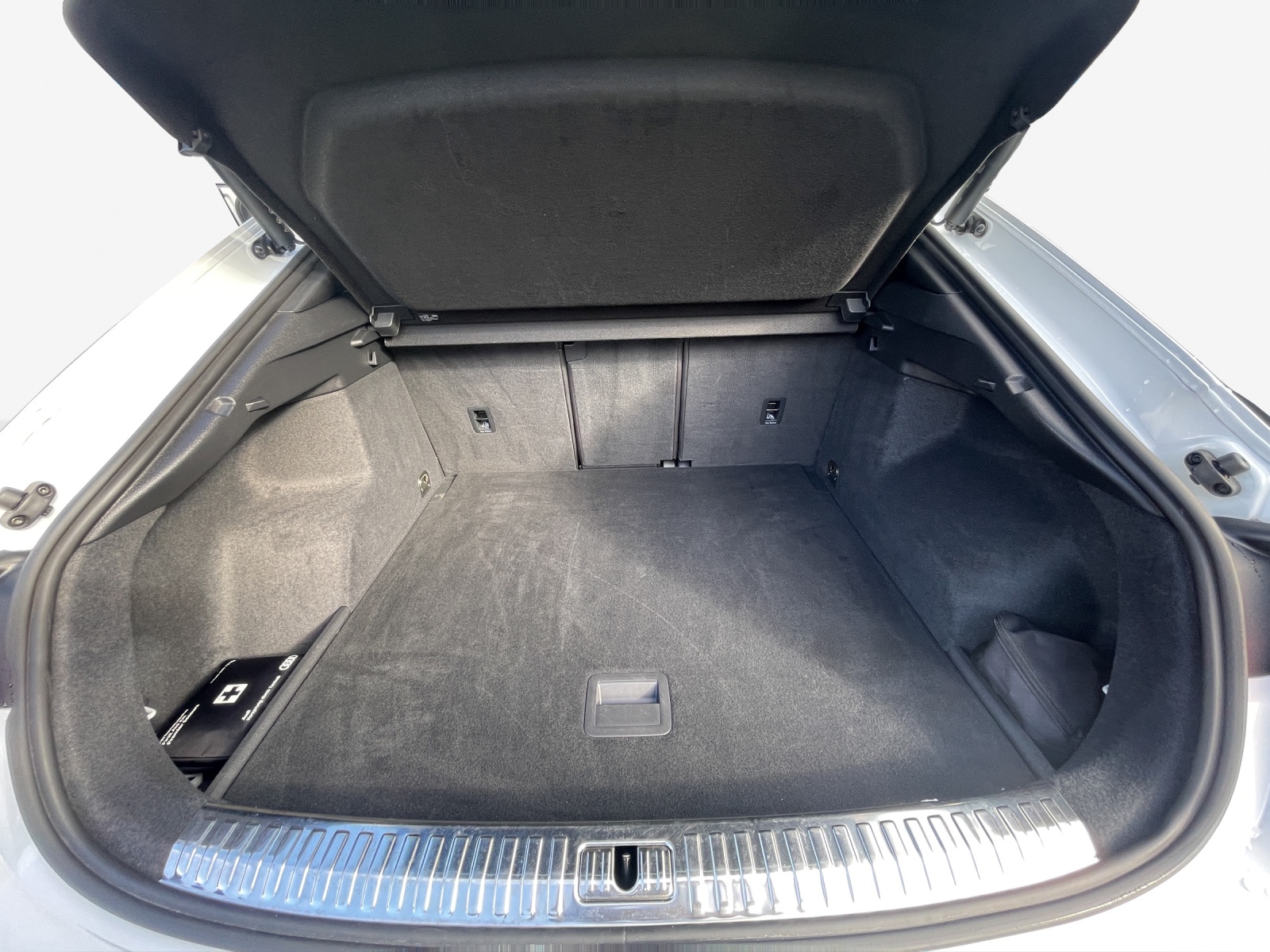 AUDI Q3 Sportback 35 TFSI S line Attraction S-tronic-image-12