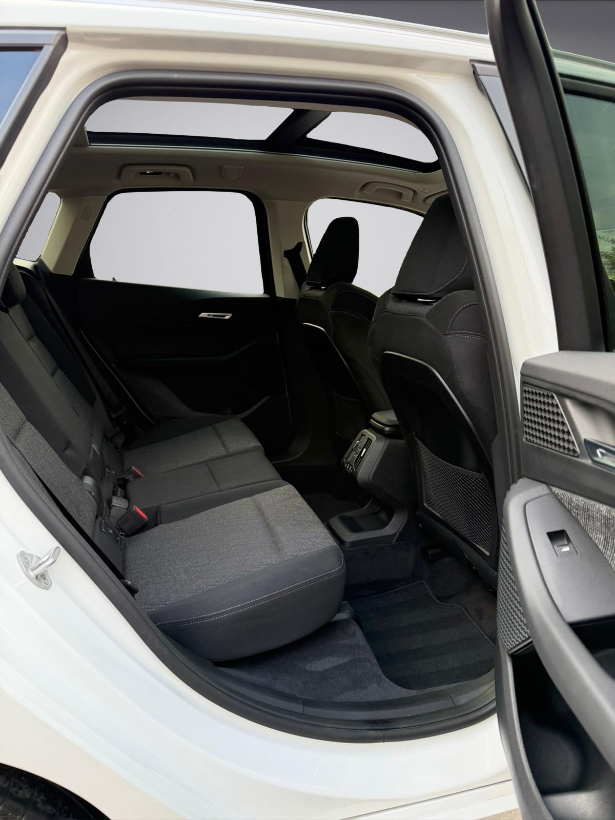 BMW 223d Active Tourer xDrive DKG-image-11