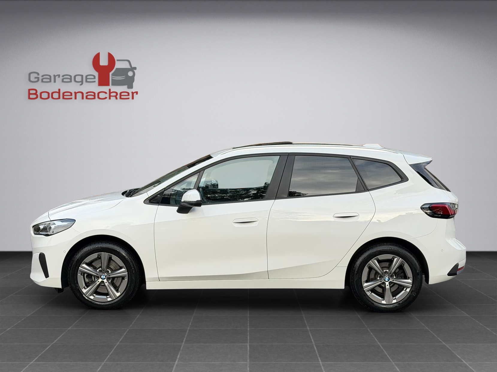 BMW 223d Active Tourer xDrive DKG-showroom-element-1