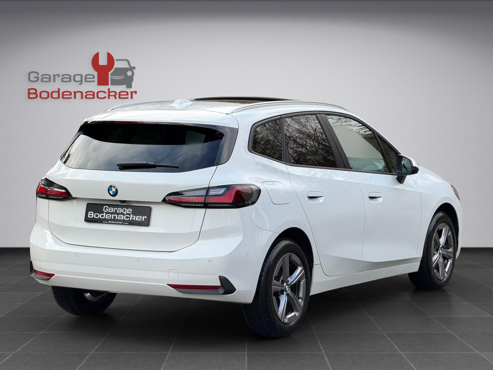 BMW 223d Active Tourer xDrive DKG-showroom-element-3