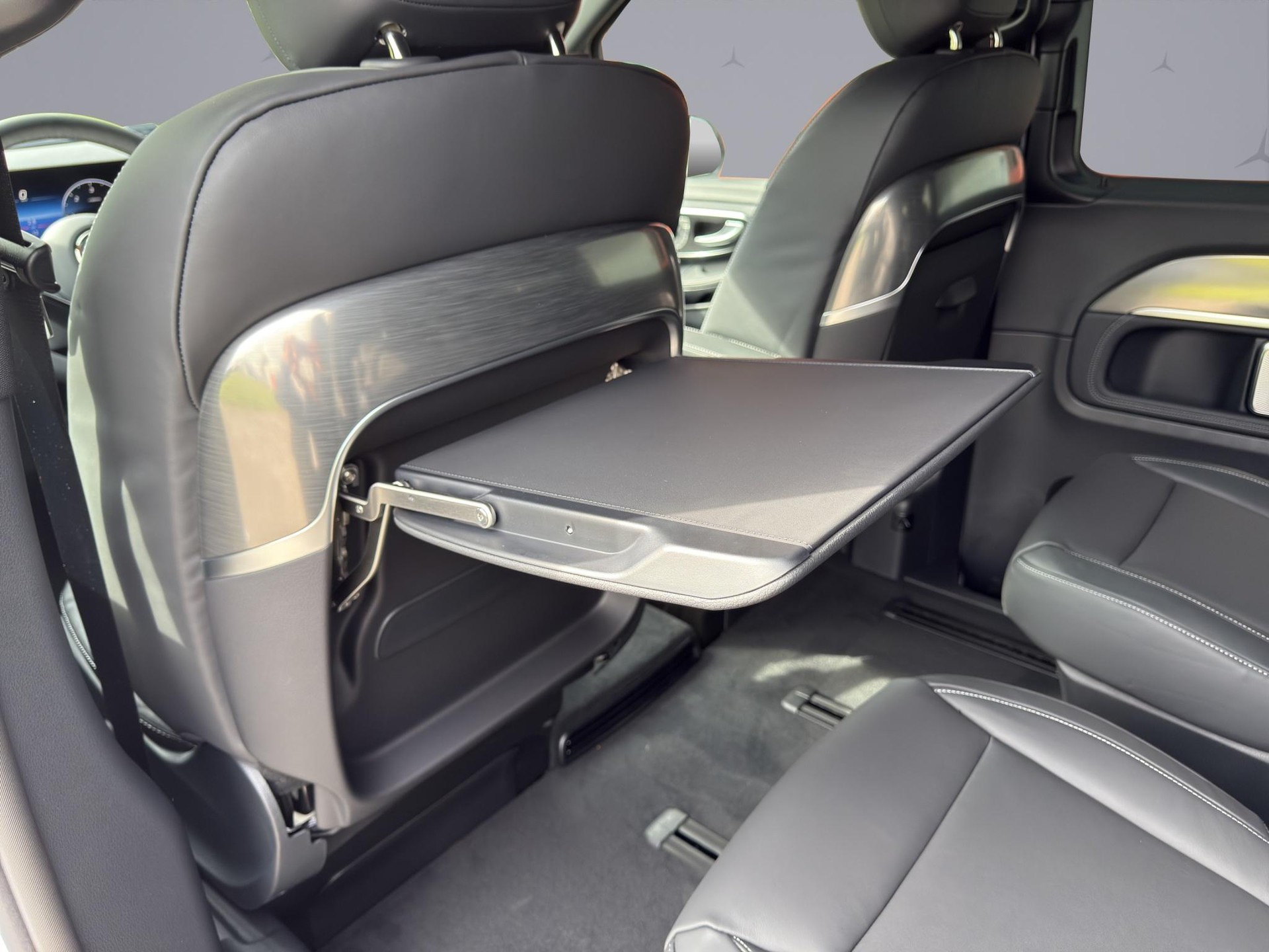 MERCEDES-BENZ V 300 d Swiss Ed. lang 4matic Van-image-20
