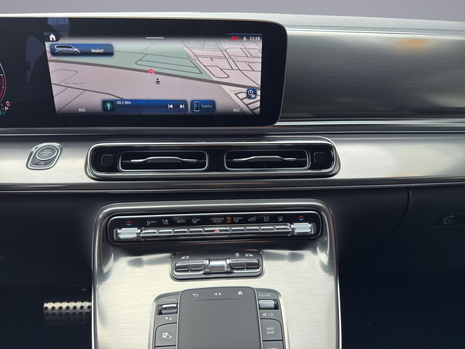 MERCEDES-BENZ V 300 d Swiss Ed. lang 4matic Van-image-16