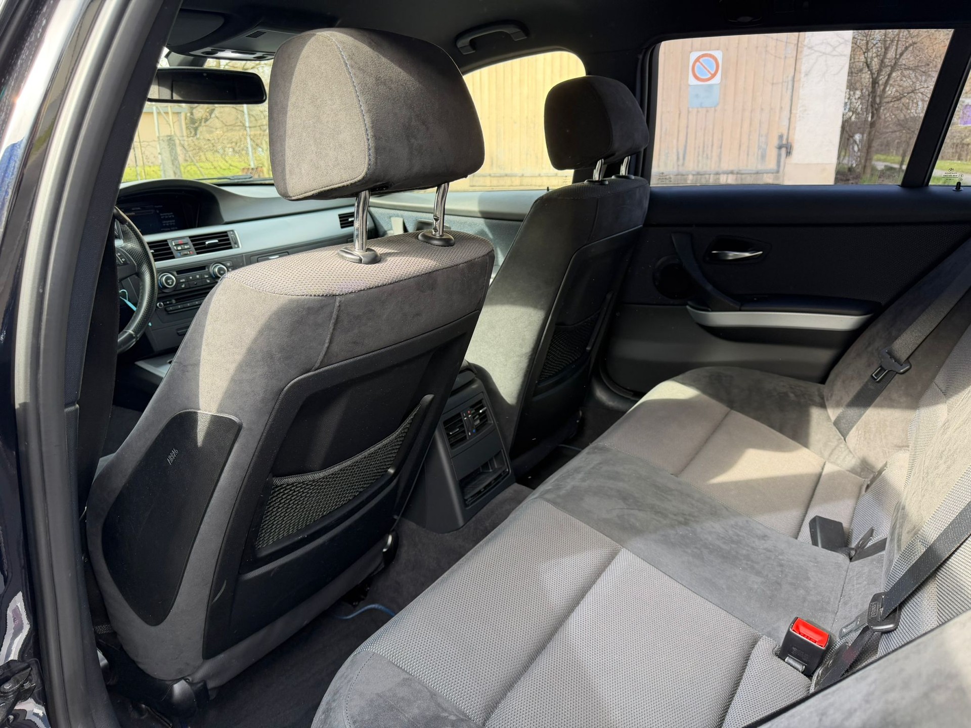 BMW 320d xDrive Touring Steptronic-image-11