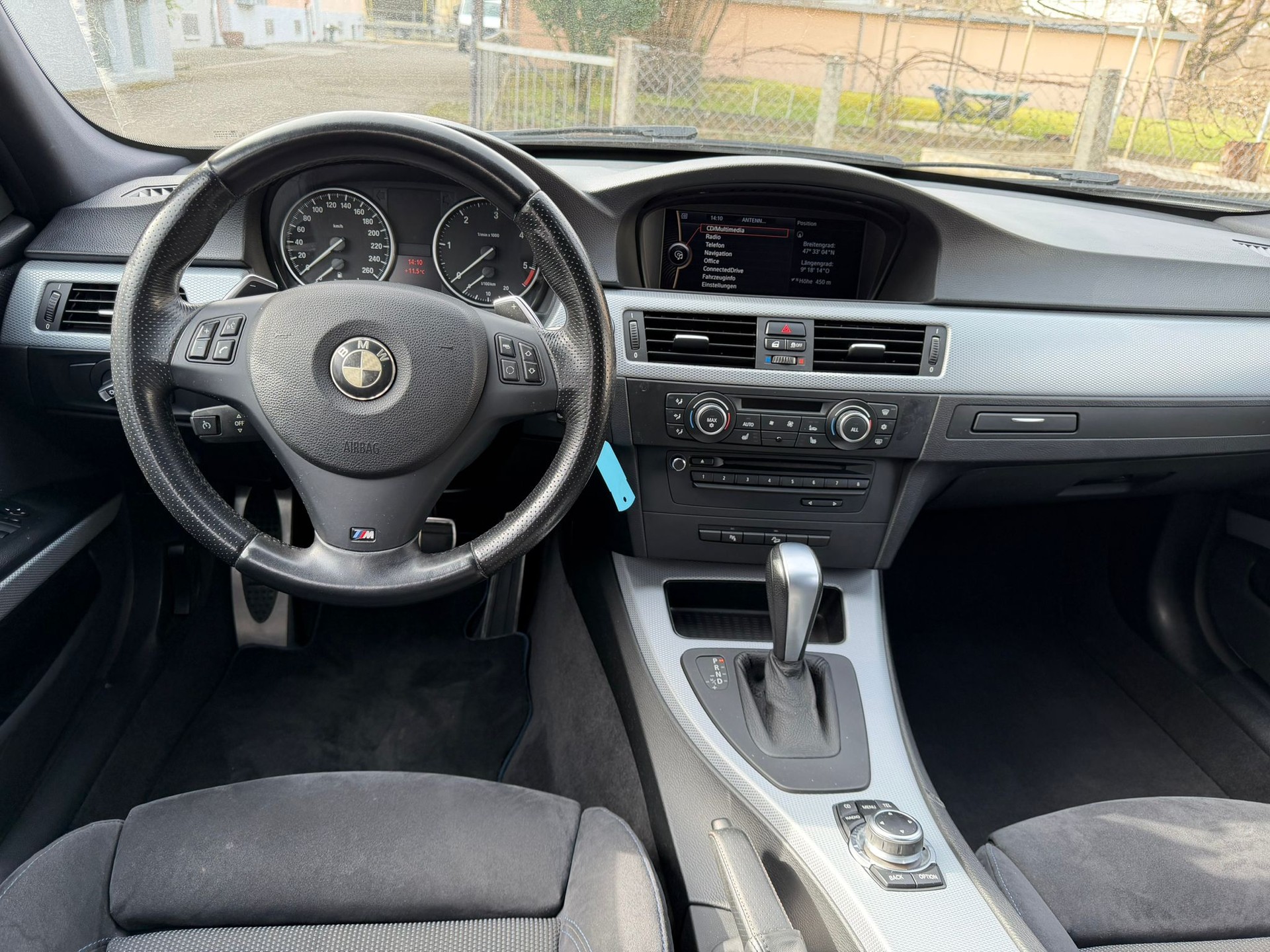 BMW 320d xDrive Touring Steptronic-image-14