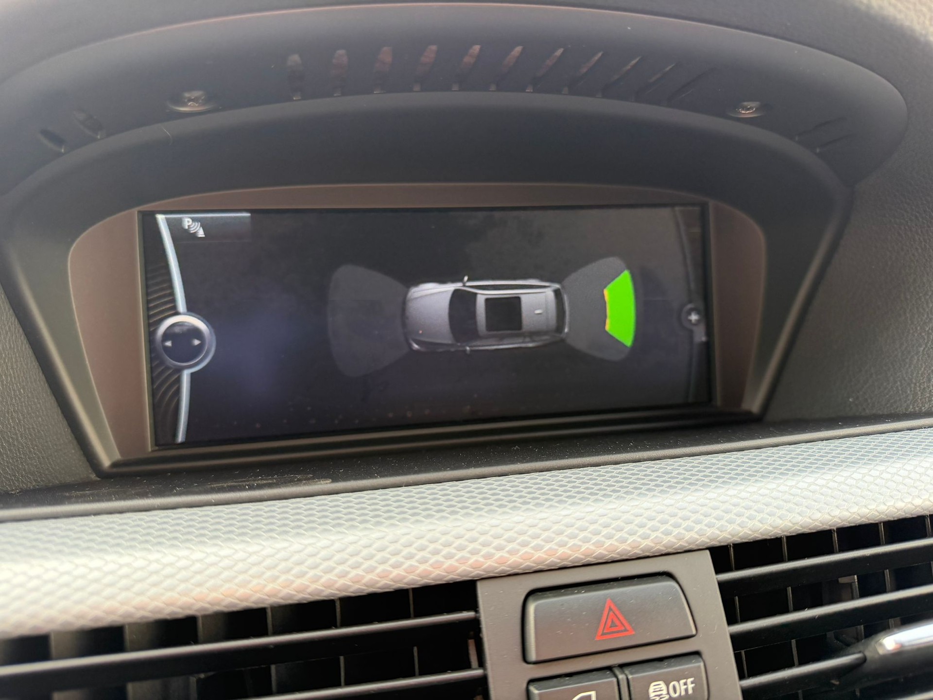 BMW 320d xDrive Touring Steptronic-image-16