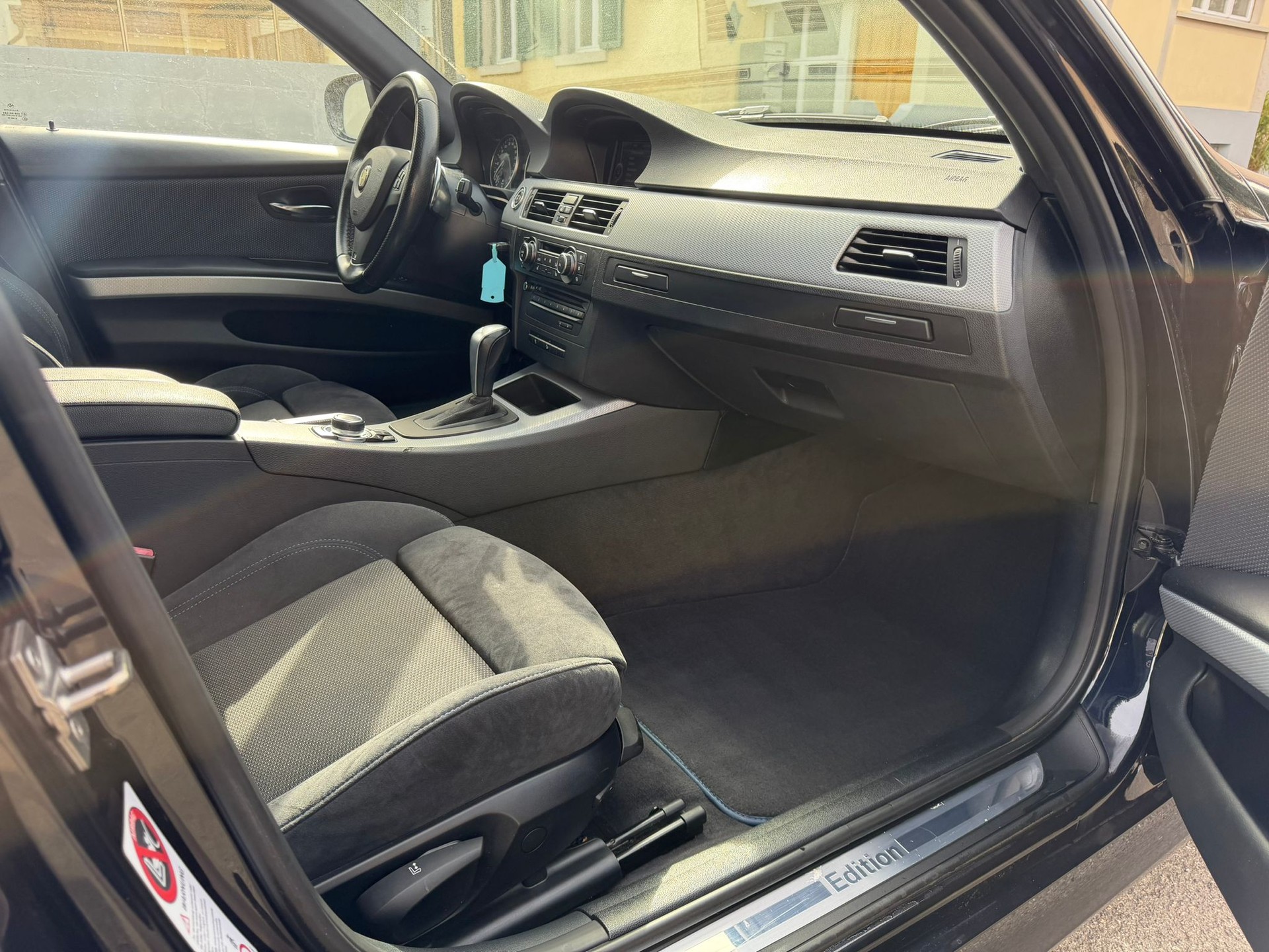 BMW 320d xDrive Touring Steptronic-image-5