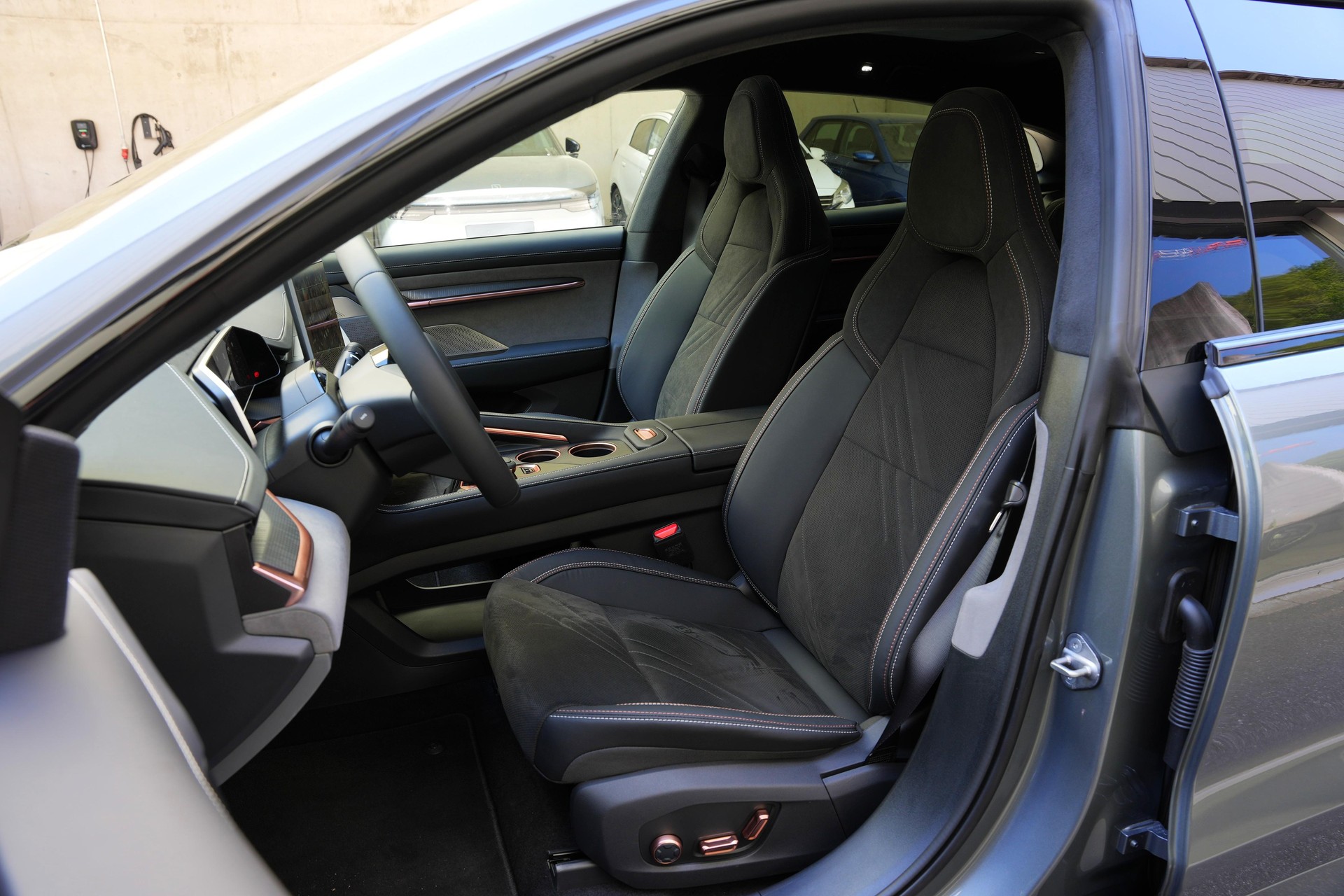 ZEEKR 001 Performance AWD-image-7