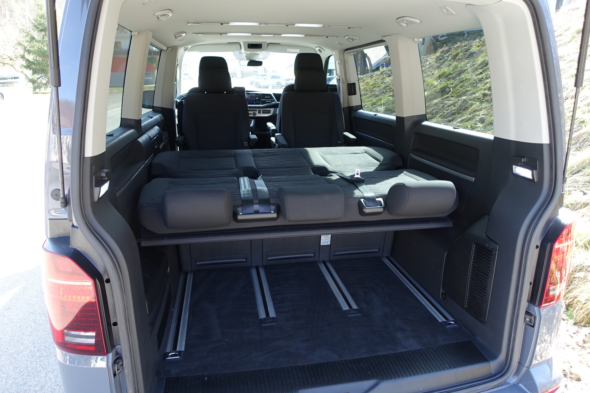 VW T6.1 Multivan 2.0 Bi-TDI Liberty Edition 4Motion DSG-image-8