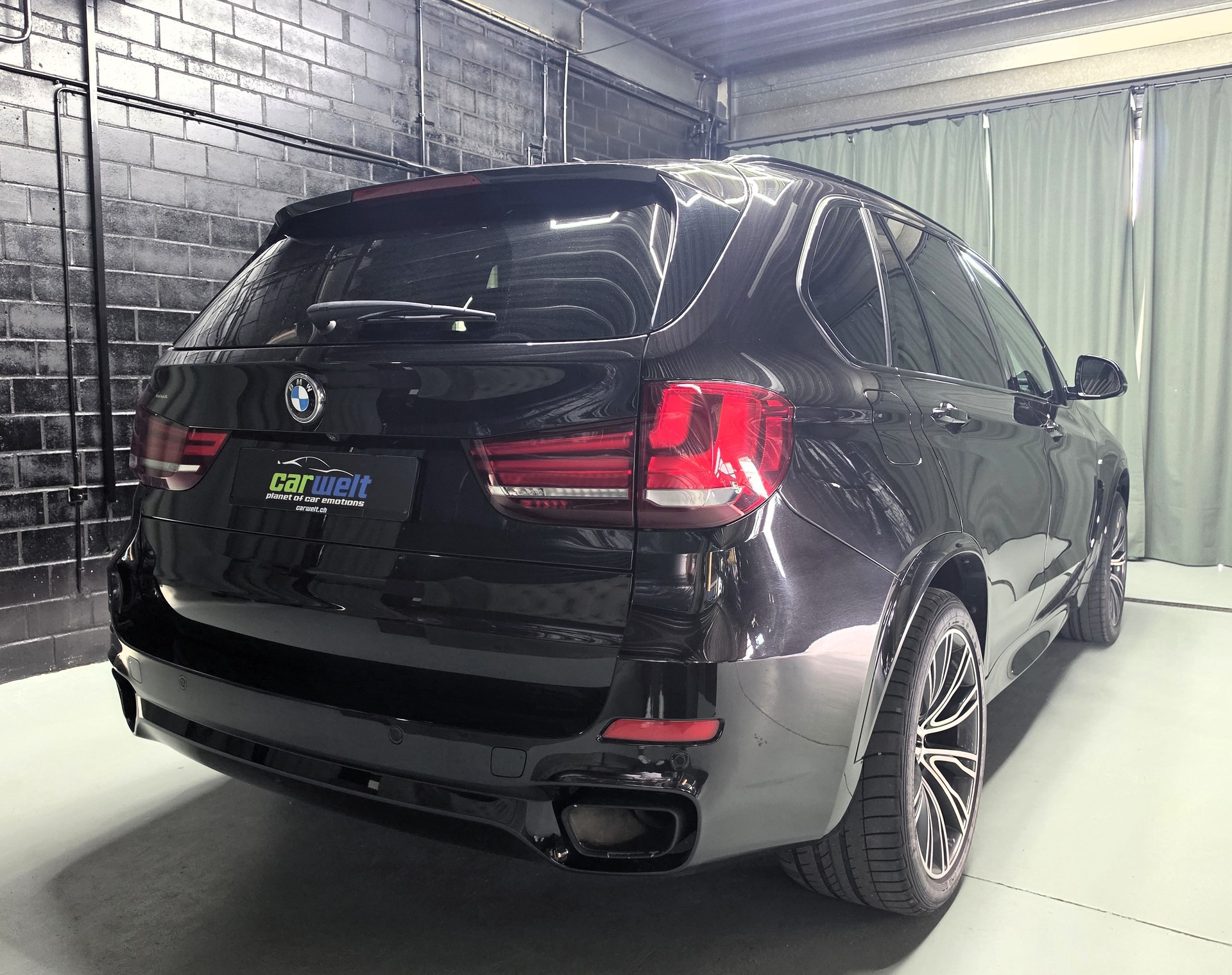 BMW X5 xDrive 40d M-Sport Steptronic-image-2