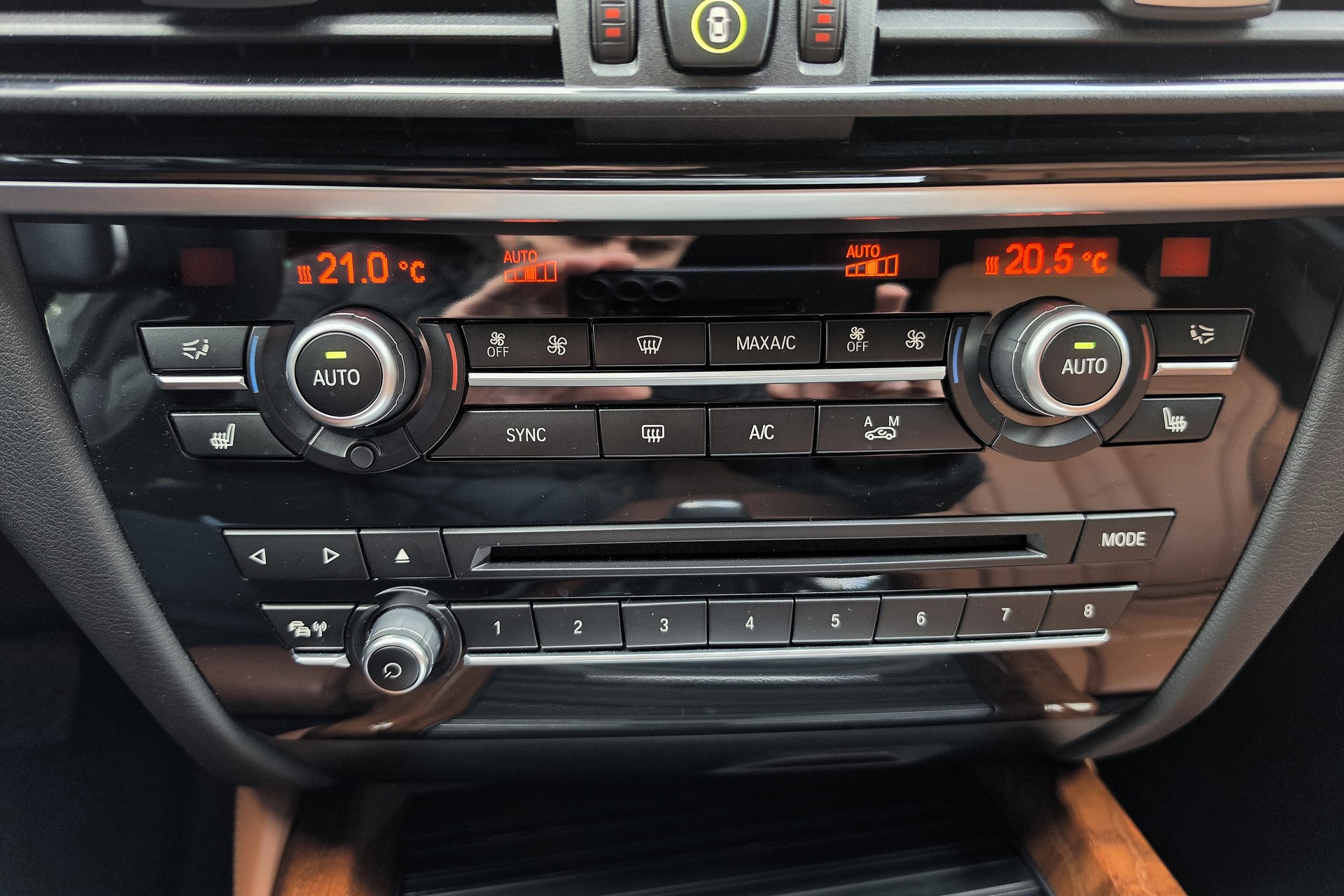 BMW X5 xDrive 40d M-Sport Steptronic-image-12