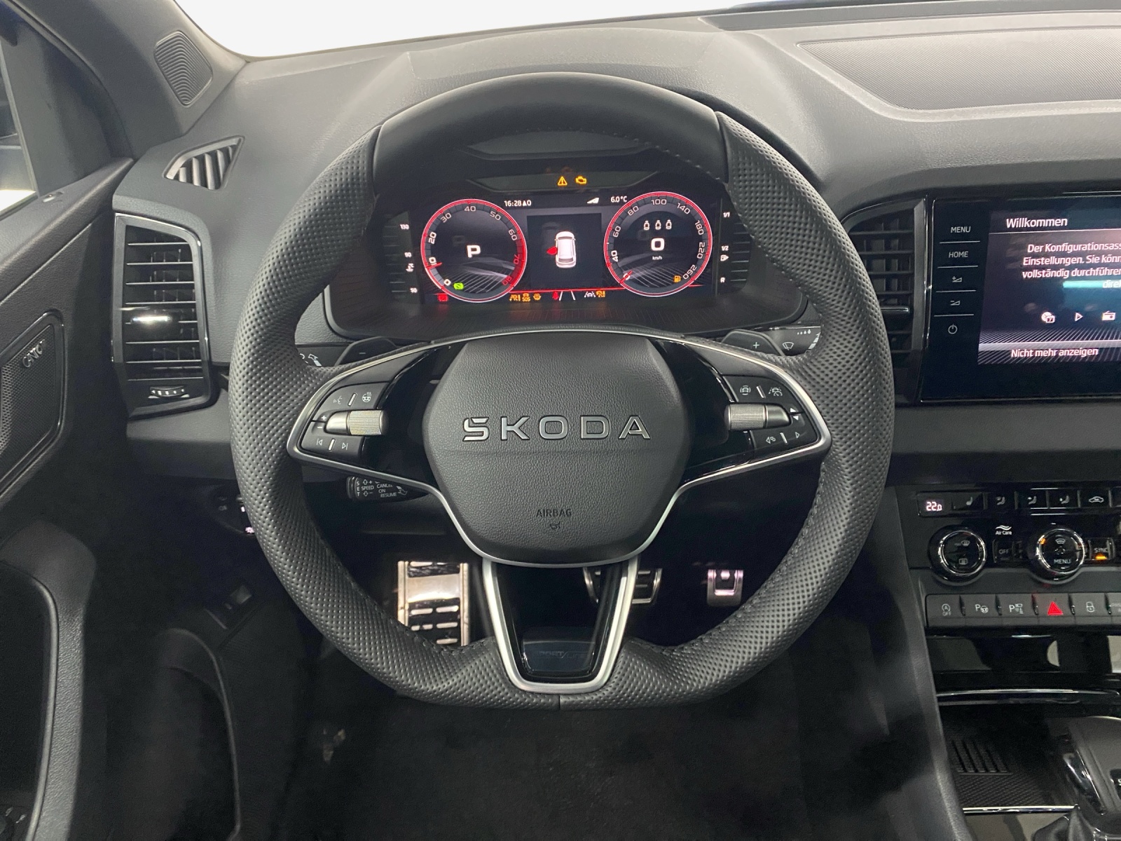 SKODA Karoq 2.0 TSI SportLine 4x4 DSG-image-9