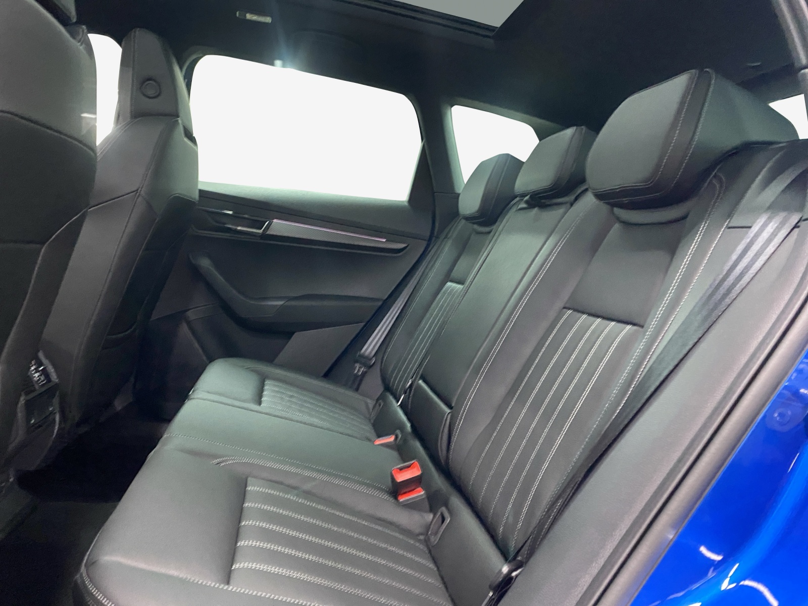 SKODA Karoq 2.0 TSI SportLine 4x4 DSG-image-11