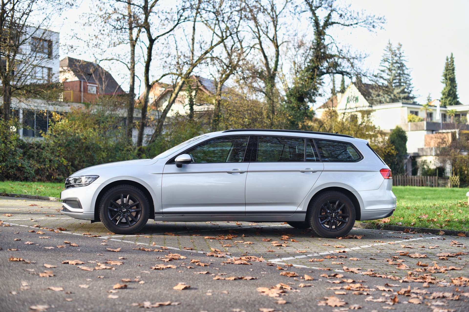 VW Passat Variant 2.0 TDI Business DSG-image-1