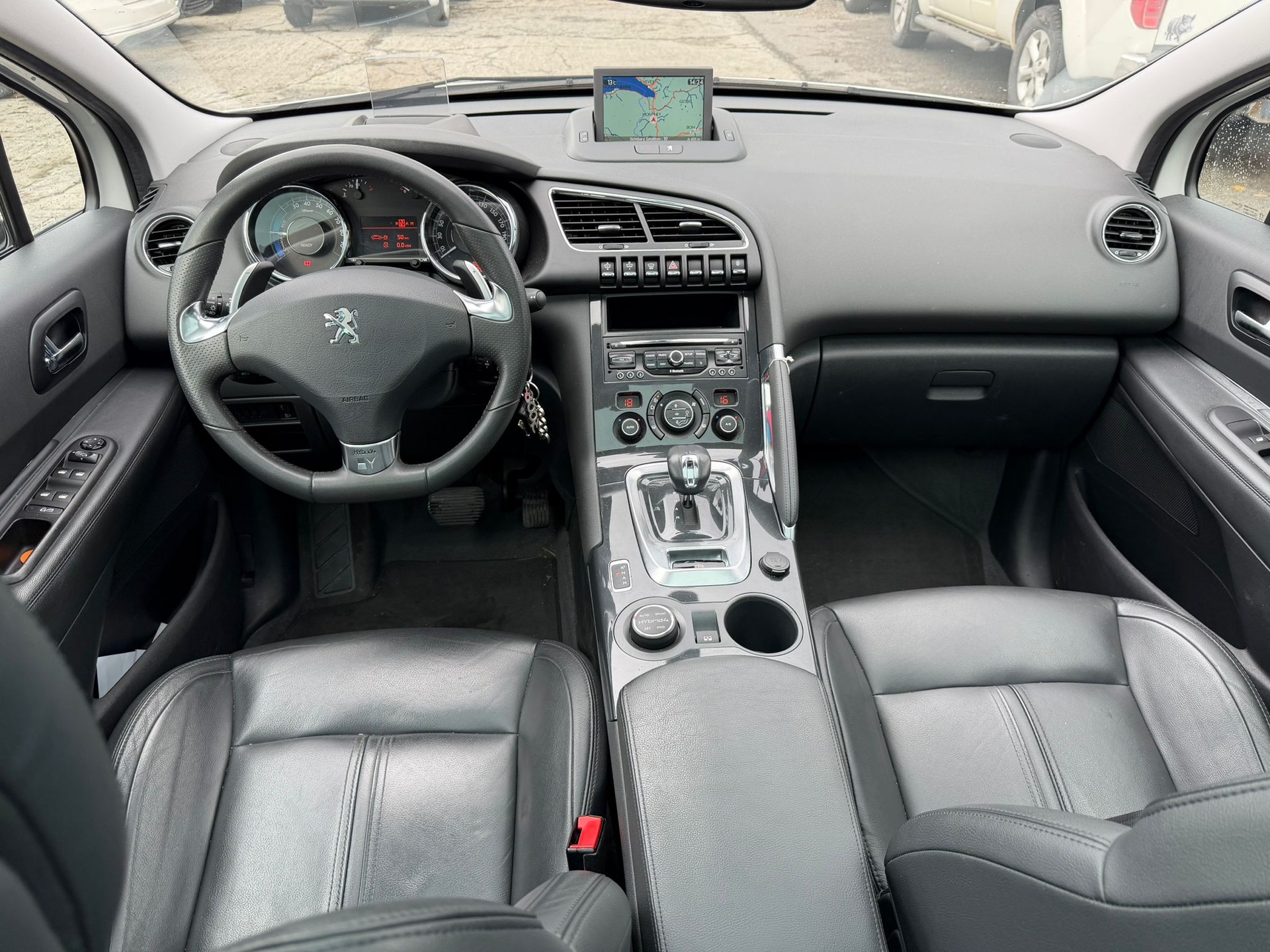 PEUGEOT 3008 HYbrid4 2.0 HDI EGS6-image-7