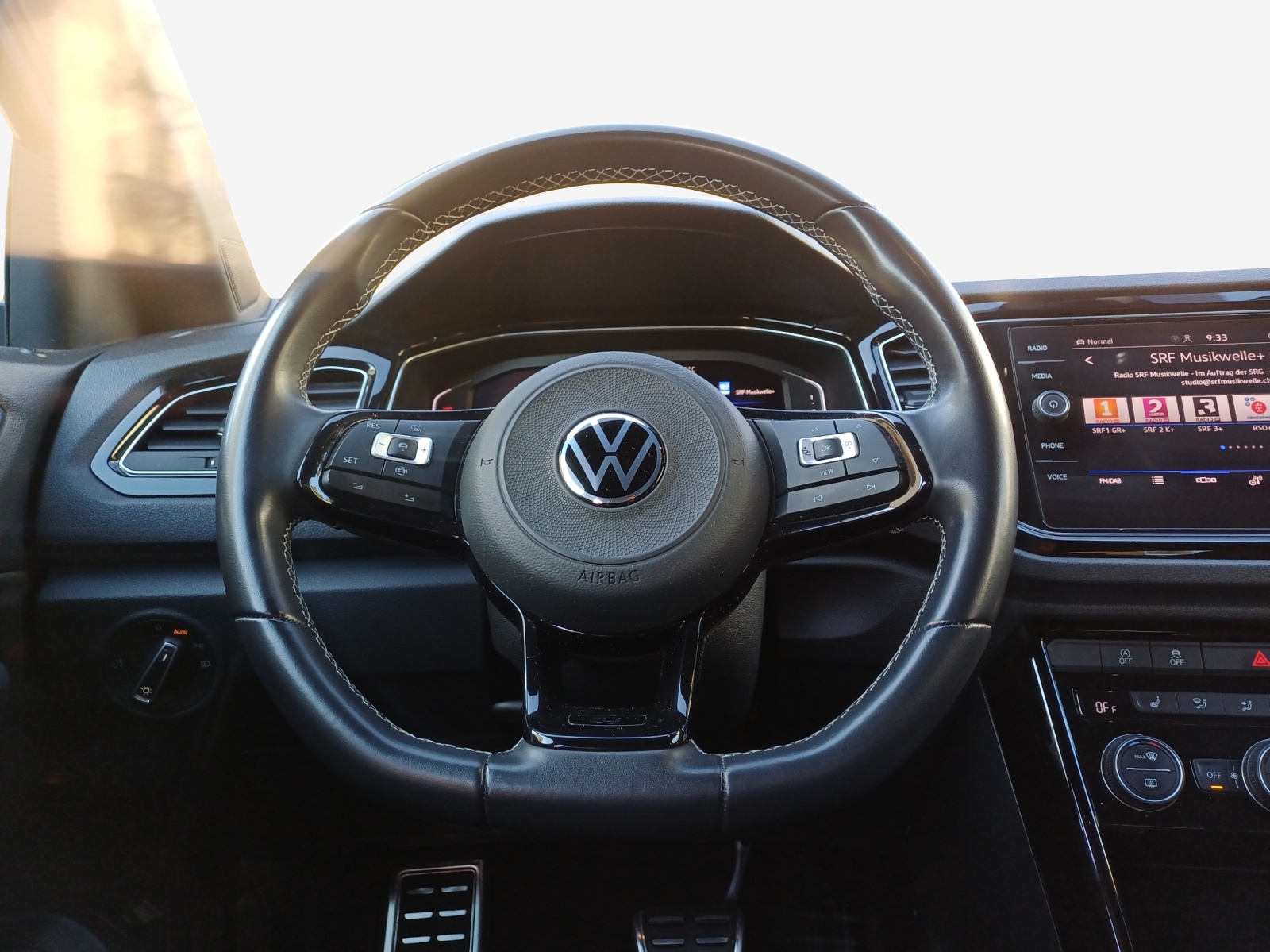 VW T-Roc 2.0 TSI R DSG 4Motion-image-9