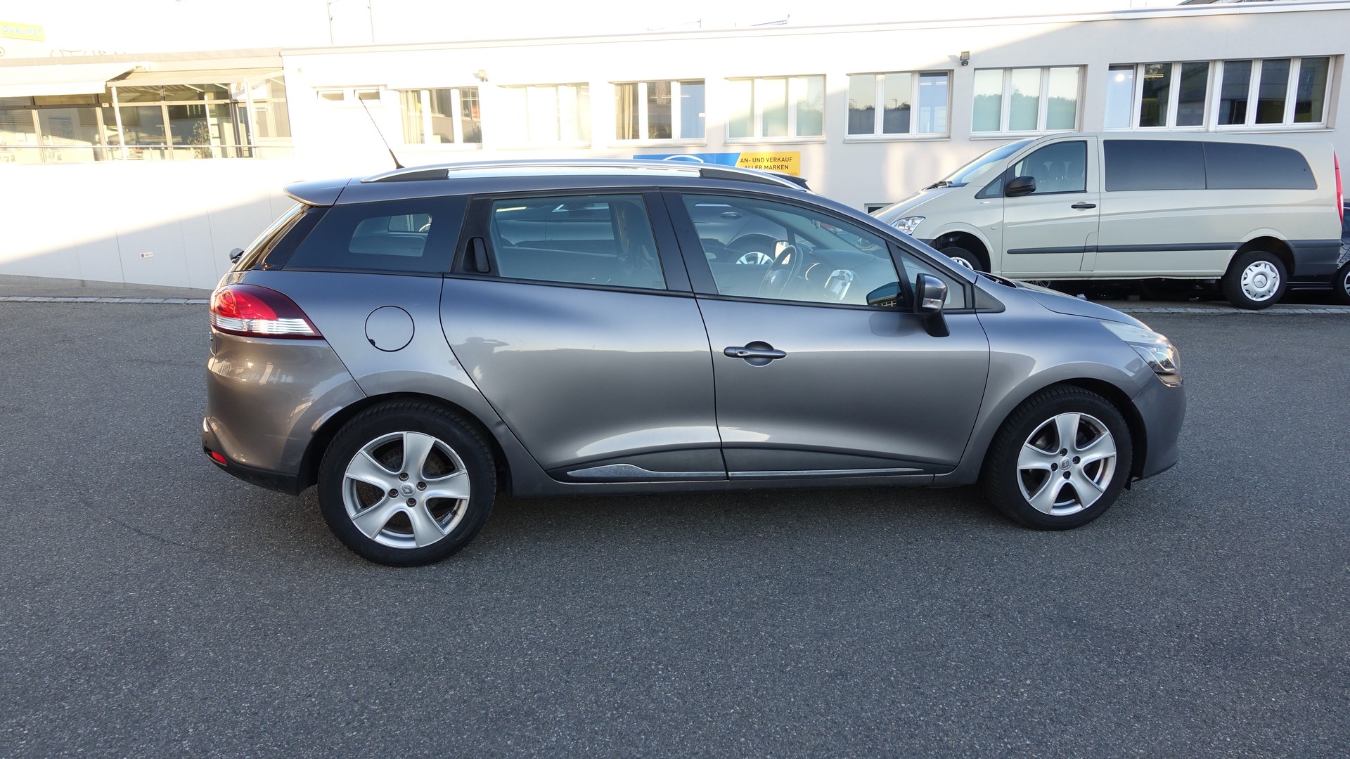 RENAULT Clio Grandtour 0.9 12V Dynamique-image-2