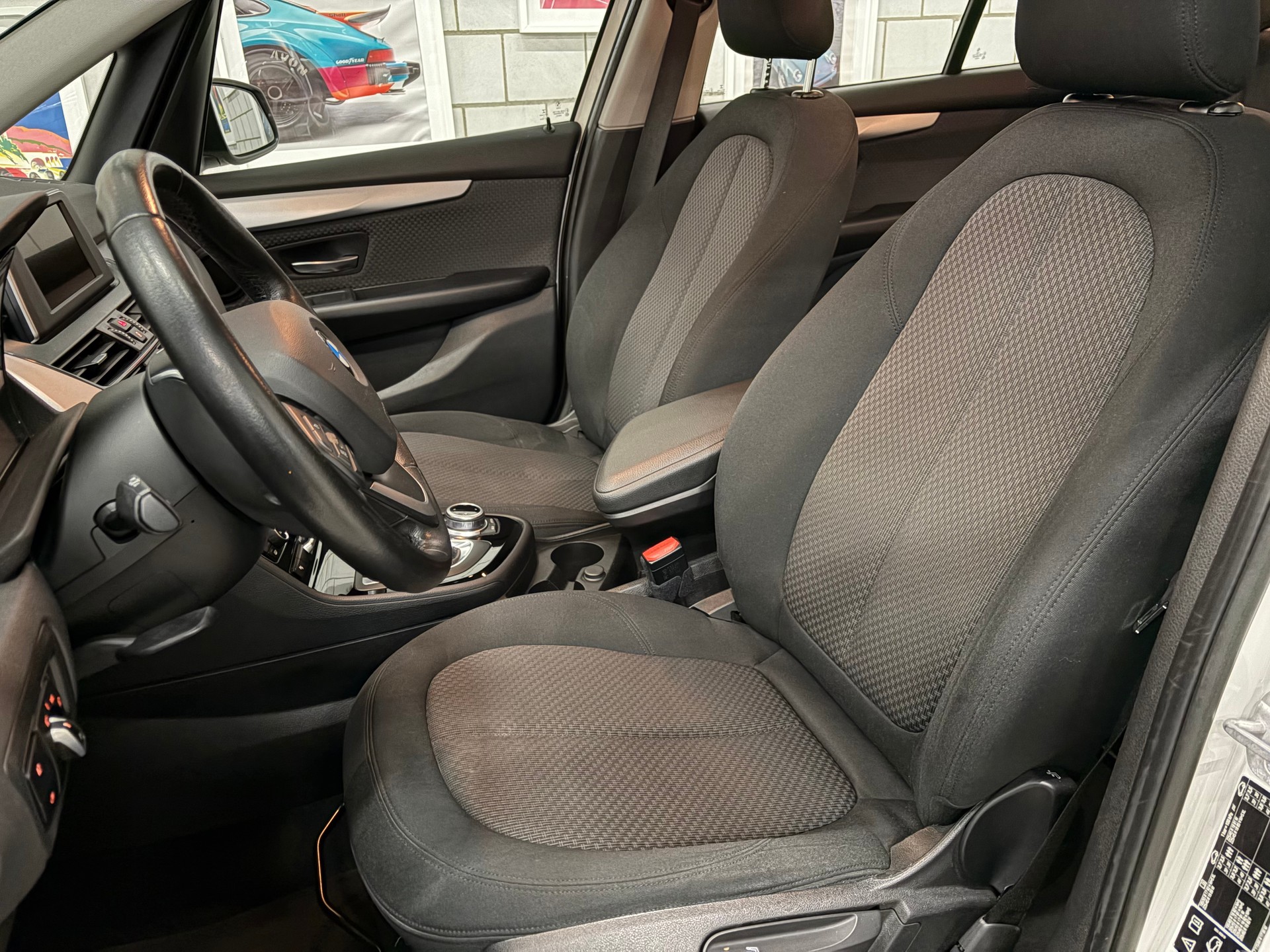 BMW 218d xDrive Gran Tourer Sport Line Steptronic-image-7