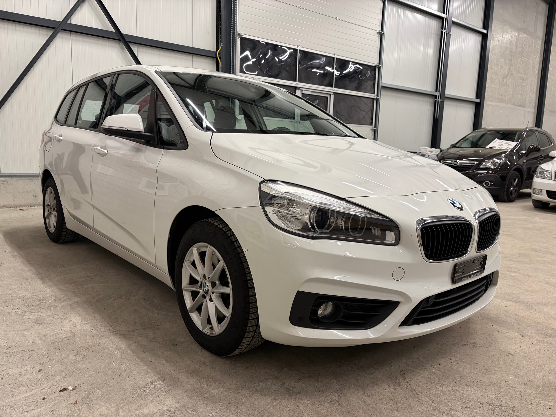 BMW 218d xDrive Gran Tourer Sport Line Steptronic-image-4