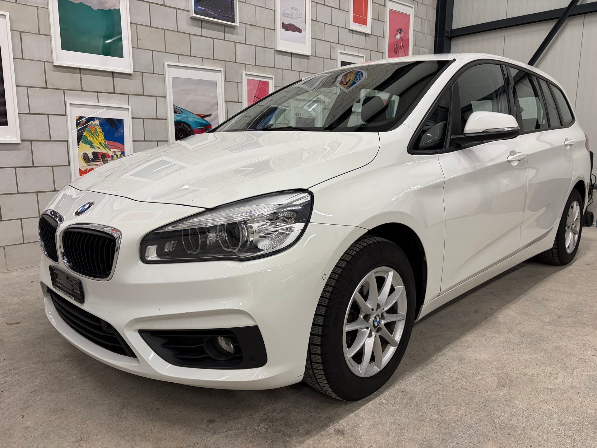 BMW 218d xDrive Gran Tourer Sport Line Steptronic-image-1