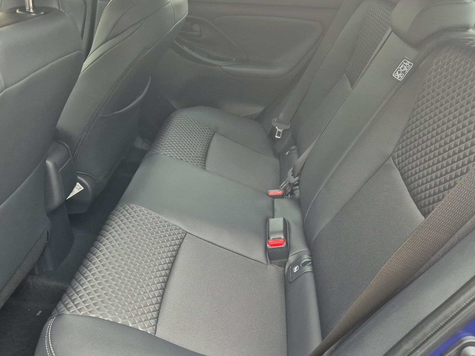 TOYOTA Yaris 1.5 VVT-i HSD Premium-image-13