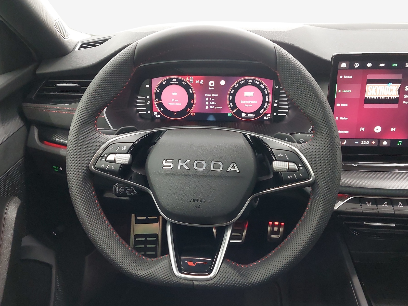 SKODA Octavia Combi 2.0 TSI DSG RS-image-9