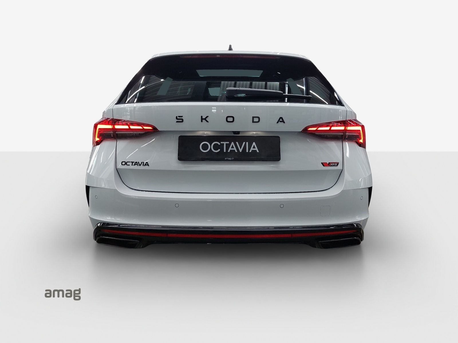 SKODA Octavia Combi 2.0 TSI DSG RS-image-3