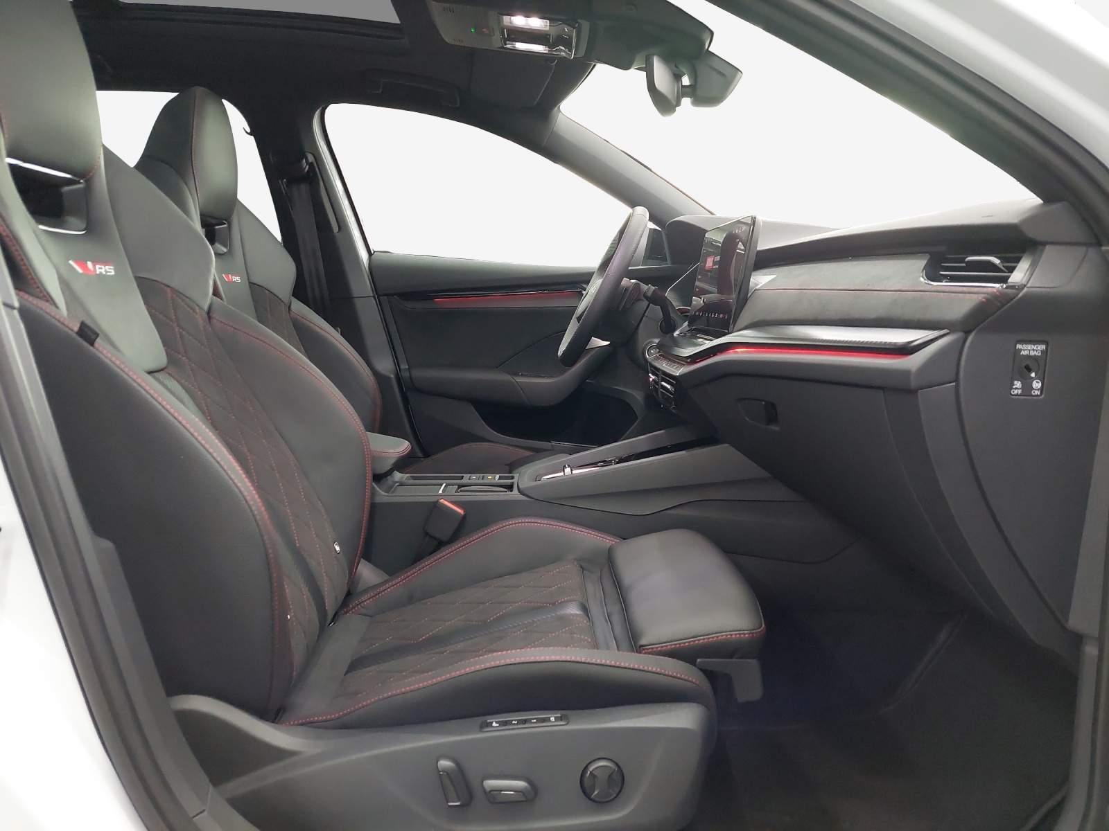 SKODA Octavia Combi 2.0 TSI DSG RS-image-14