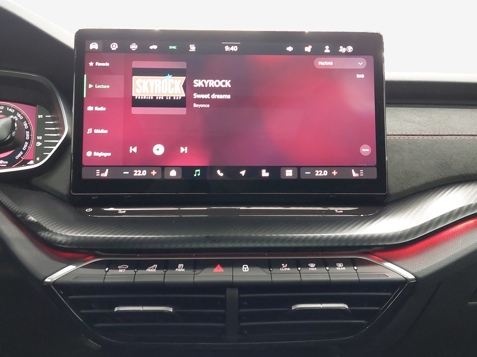 SKODA Octavia Combi 2.0 TSI DSG RS-image-10