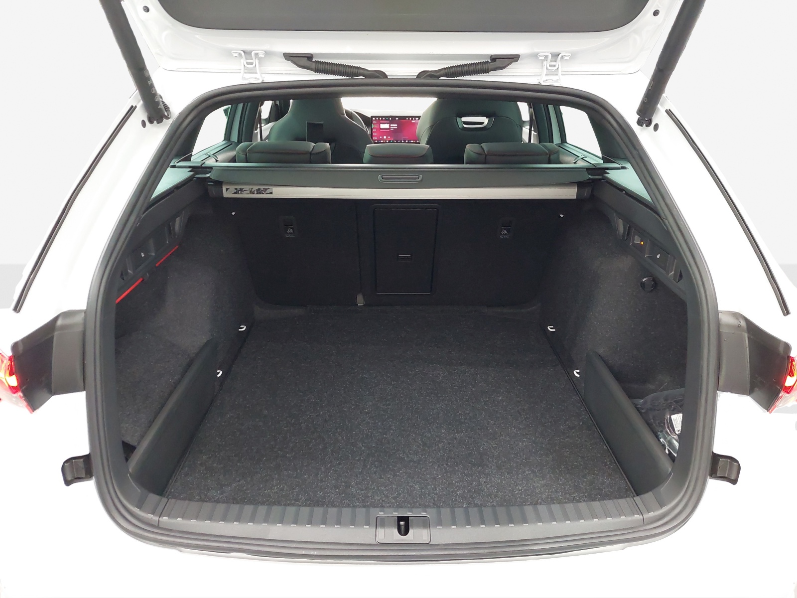 SKODA Octavia Combi 2.0 TSI DSG RS-image-12