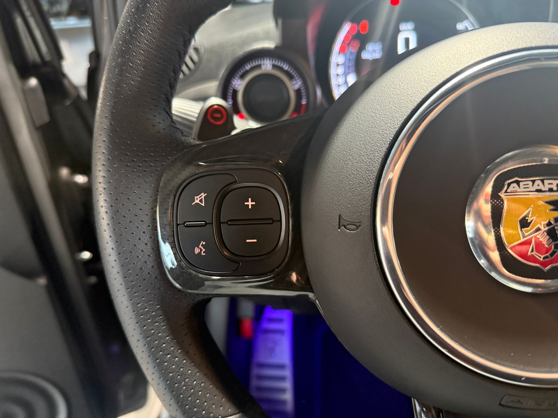 FIAT 595 1.4 16V Turbo Abarth Competizione Dualogic-image-10
