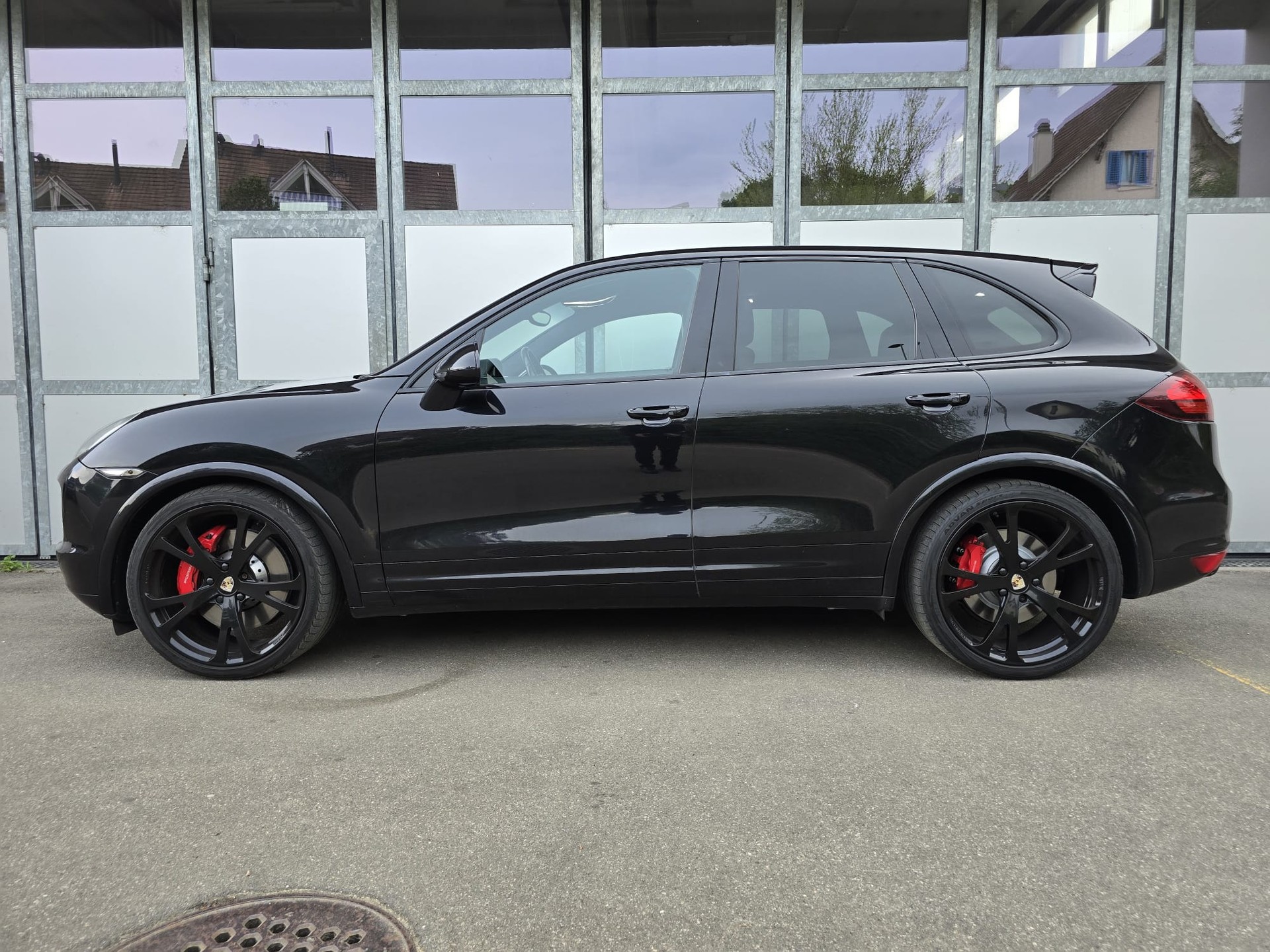 PORSCHE Cayenne Turbo-image-5