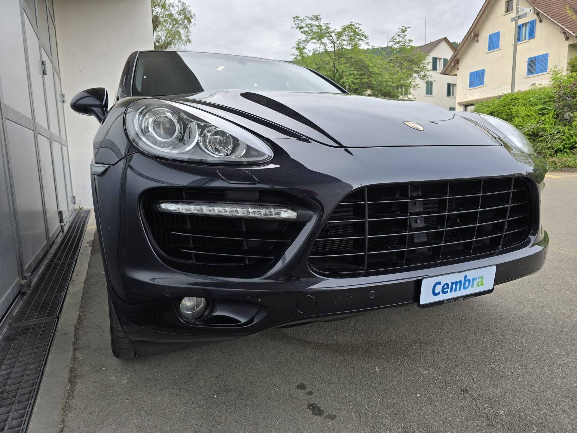 PORSCHE Cayenne Turbo-image-1