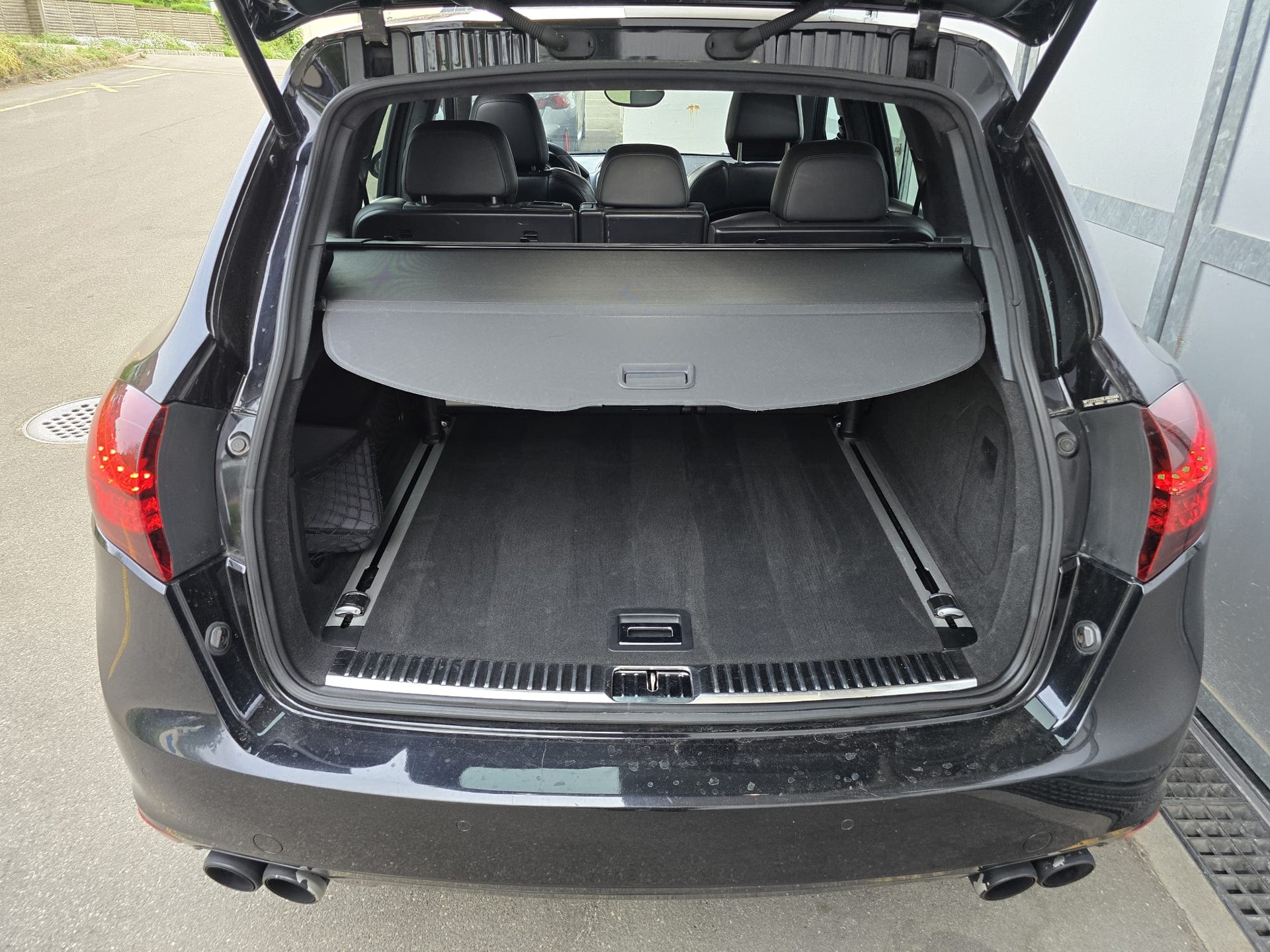 PORSCHE Cayenne Turbo-image-15