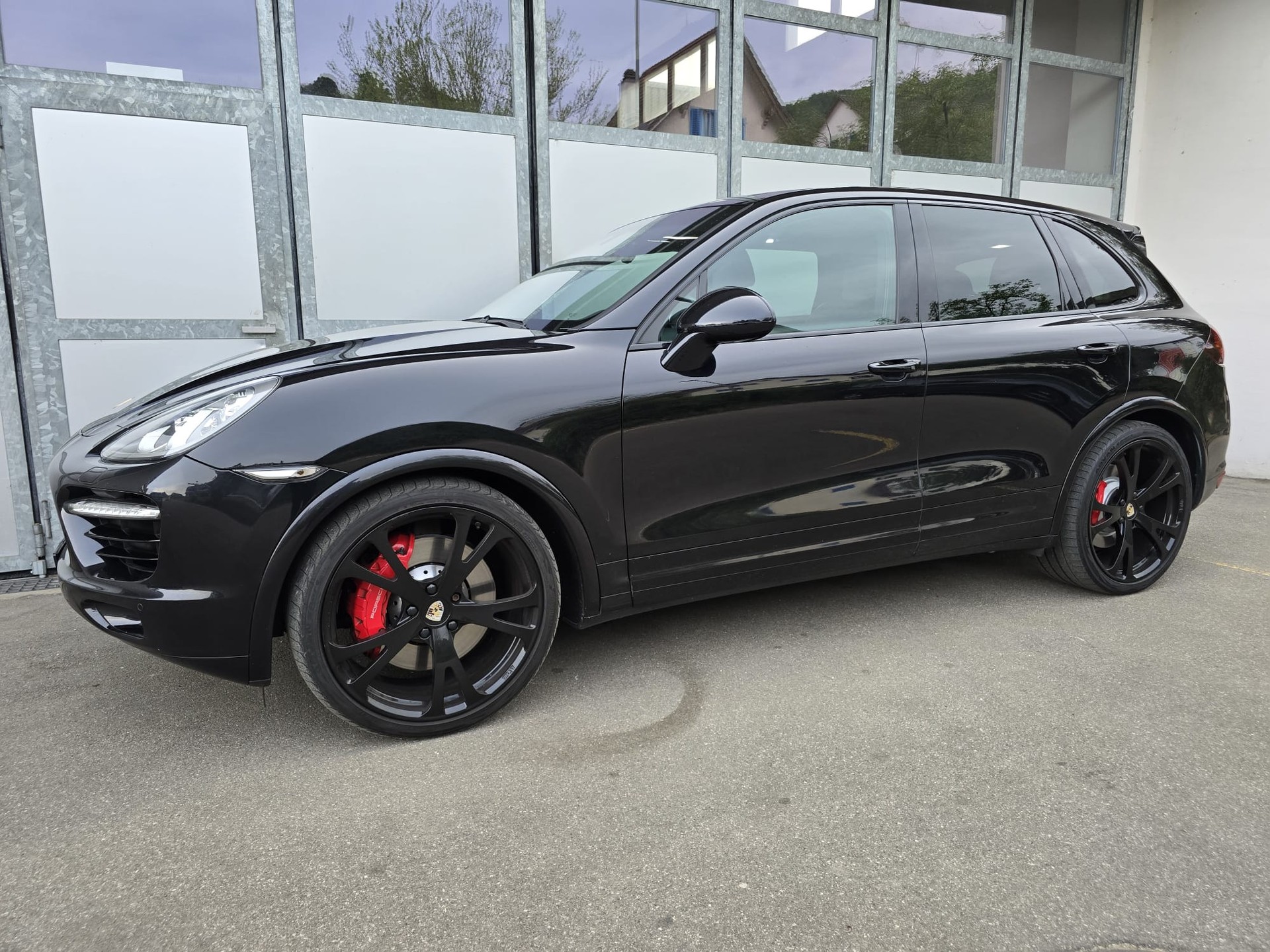 PORSCHE Cayenne Turbo-image-4