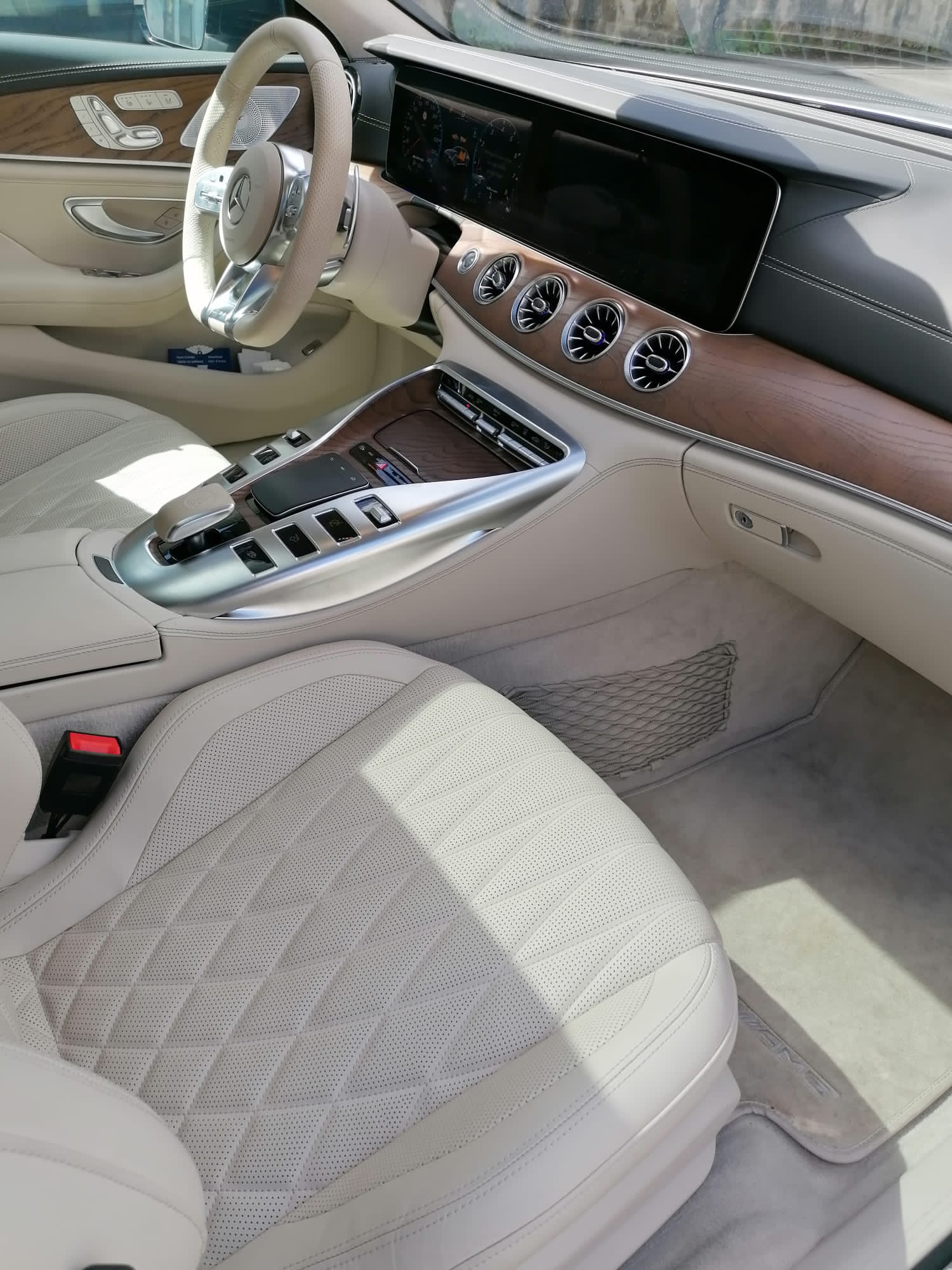 MERCEDES-BENZ AMG GT 63 S 4matic+-image-14
