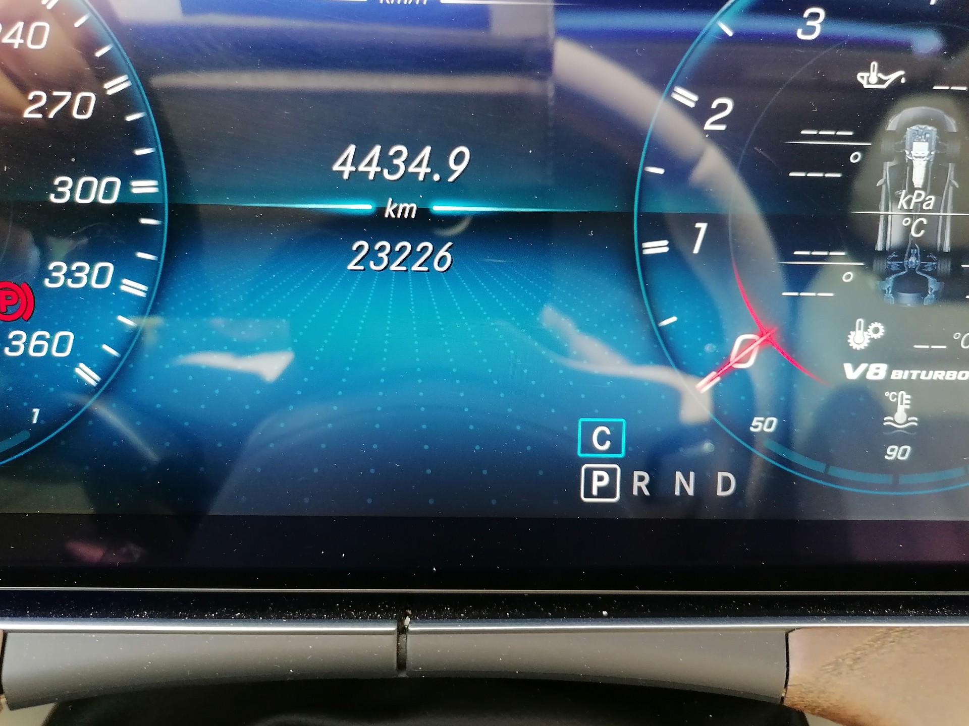 MERCEDES-BENZ AMG GT 63 S 4matic+-image-5