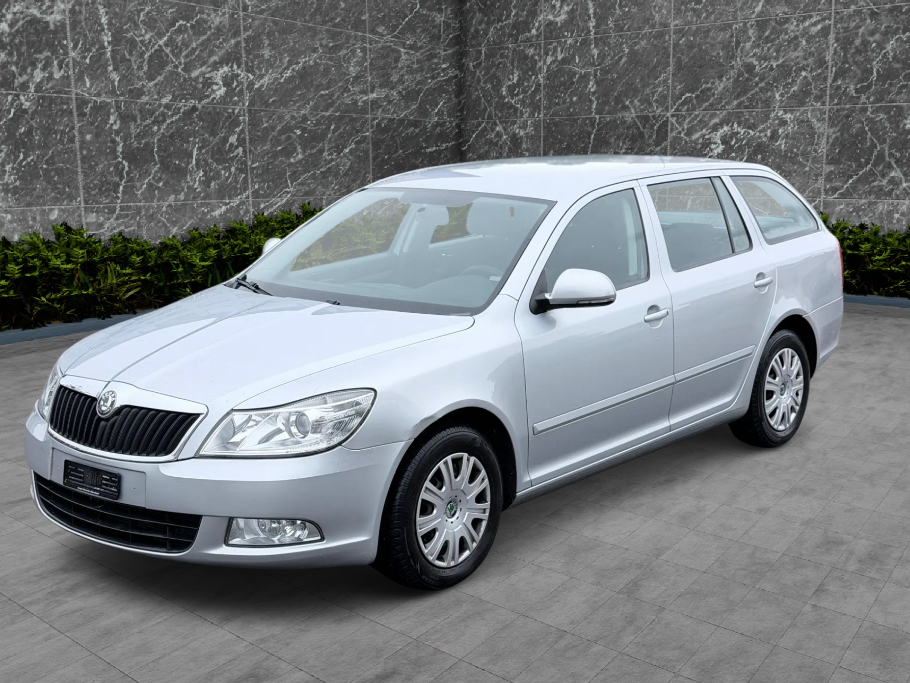SKODA Octavia Combi 1.6 TDI Ambiente DSG-image-0