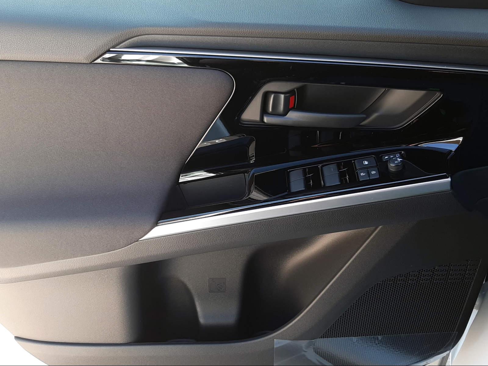 TOYOTA bZ4X Trend 11kW OBC AWD-image-11
