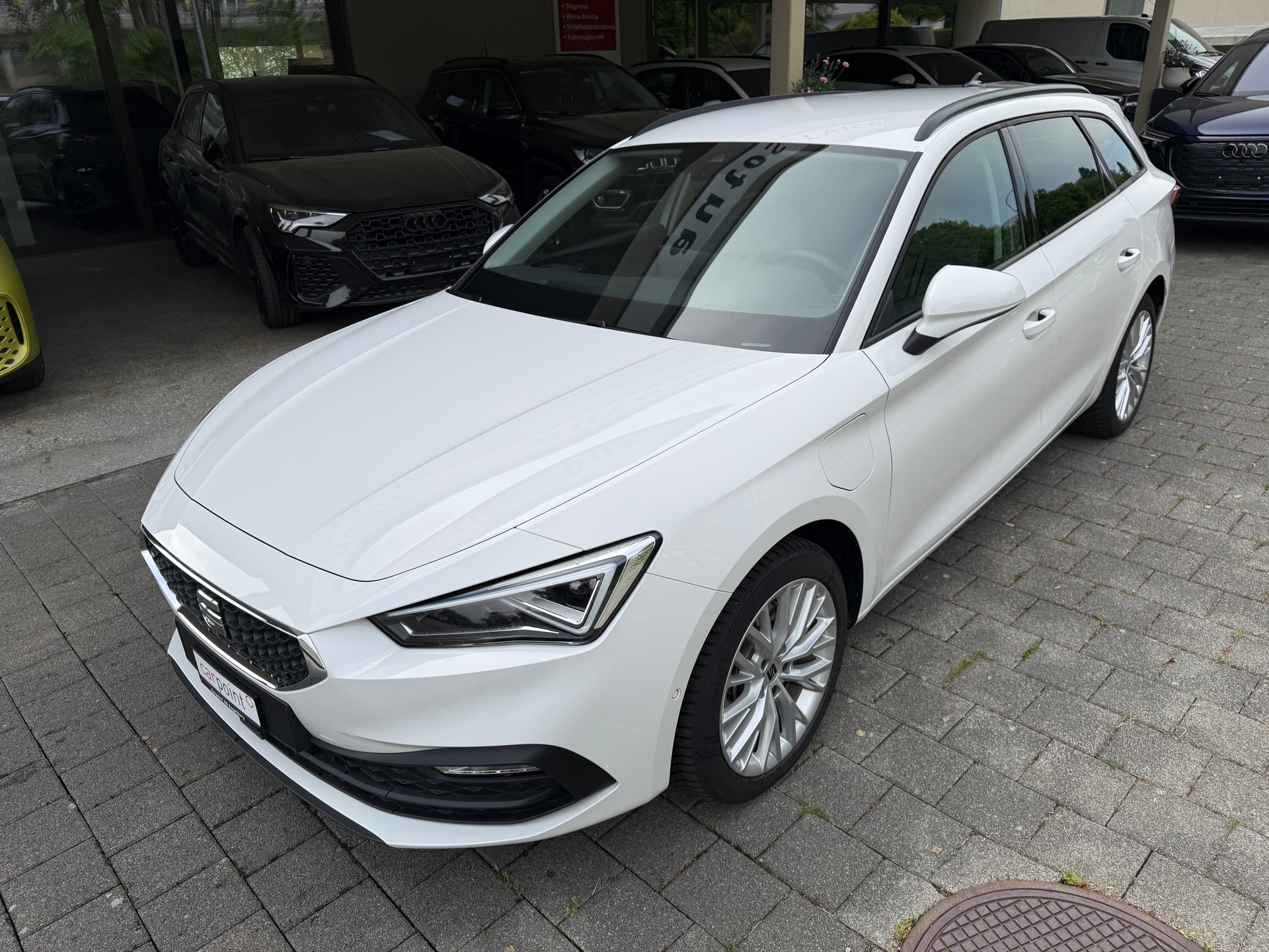 SEAT Leon ST 1.5 eHybrid pHEV DSG Business Edition-image-13