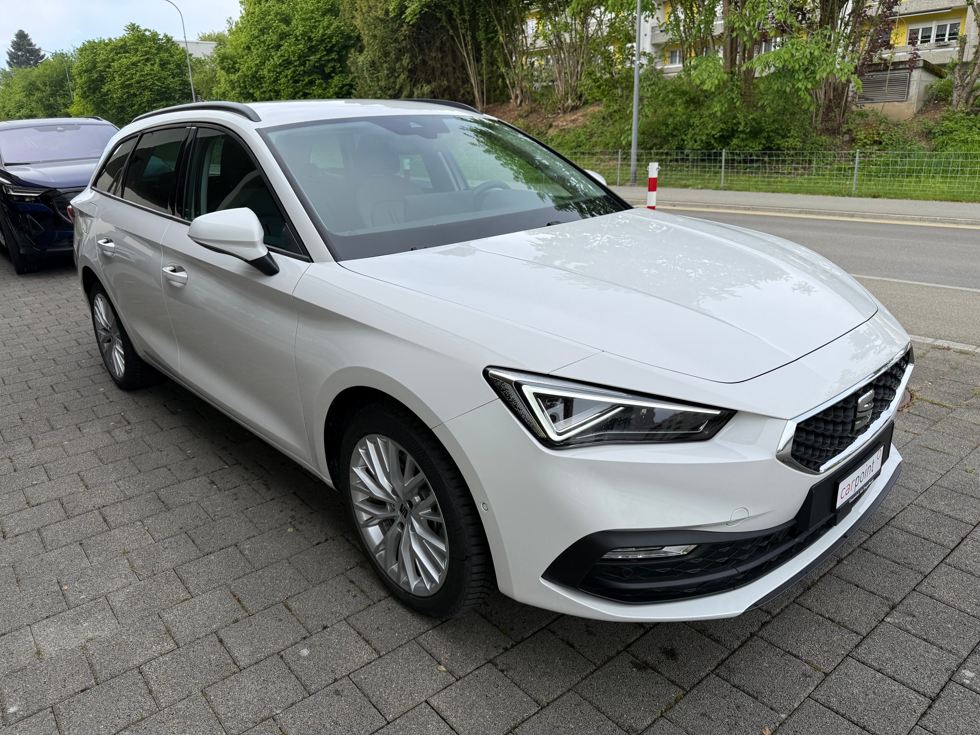 SEAT Leon ST 1.5 eHybrid pHEV DSG Business Edition-image-2