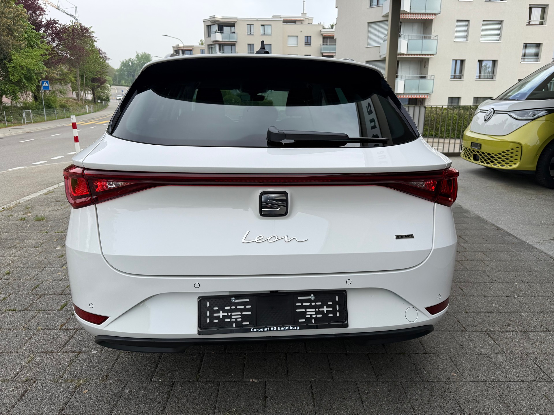 SEAT Leon ST 1.5 eHybrid pHEV DSG Business Edition-image-11