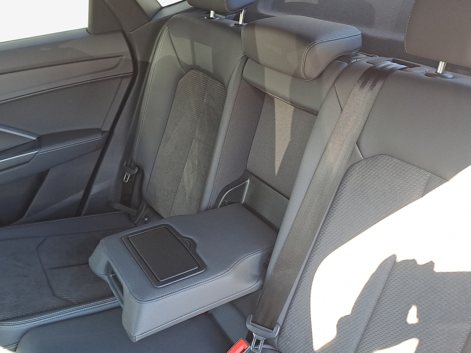 AUDI Q3 Sportback 35 TFSI S line Attraction S-tronic-image-11