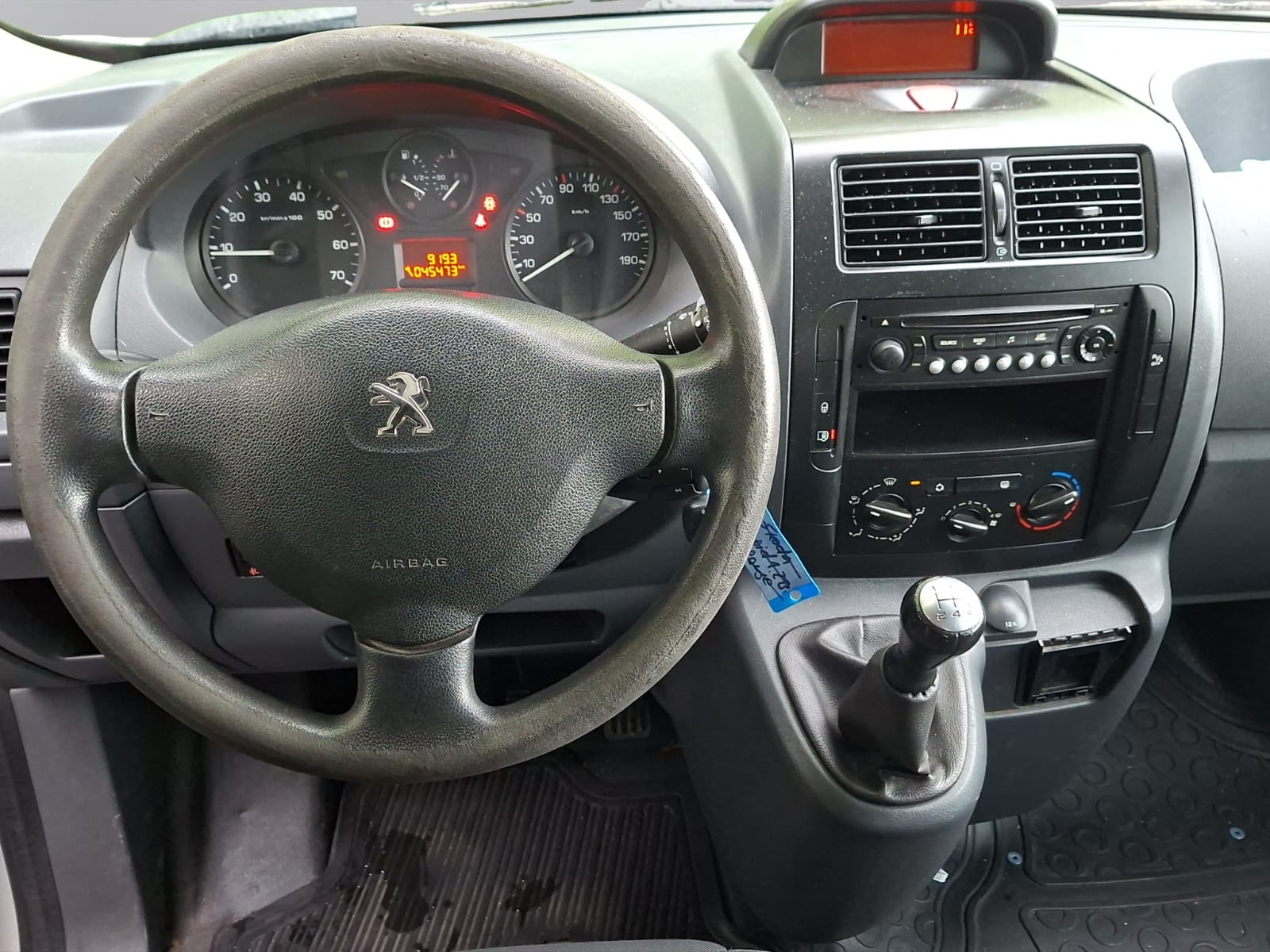 PEUGEOT Expert 1.6 HDi 227 L1H1-image-10