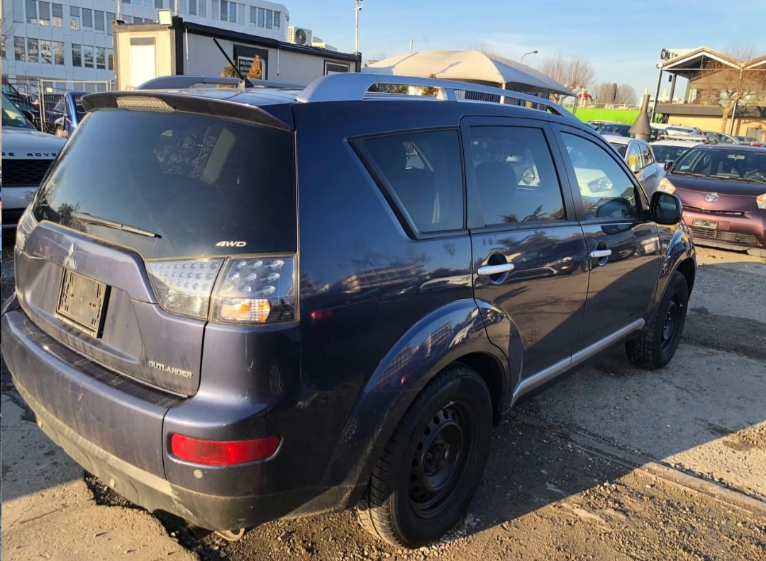 MITSUBISHI Outlander 2.4 Intense 4WD CVT-image-4