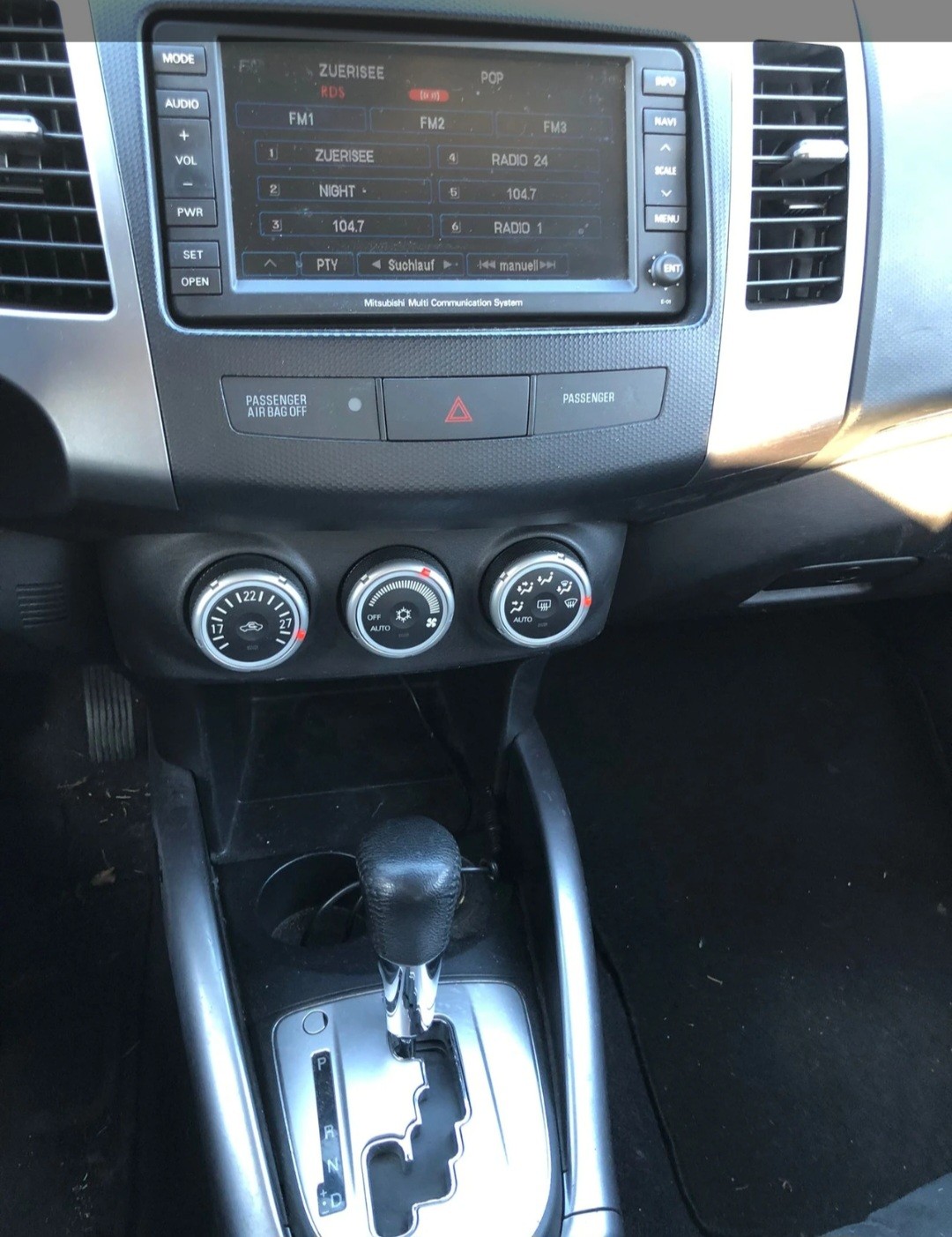 MITSUBISHI Outlander 2.4 Intense 4WD CVT-image-11