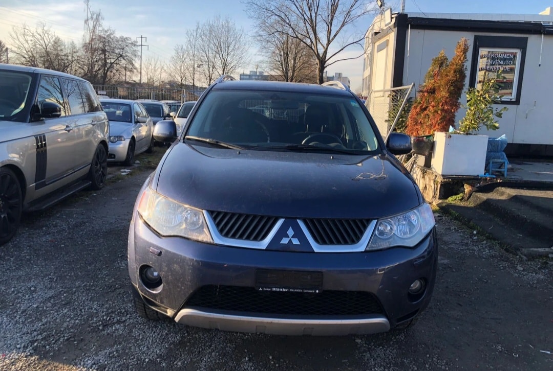 MITSUBISHI Outlander 2.4 Intense 4WD CVT-image-0
