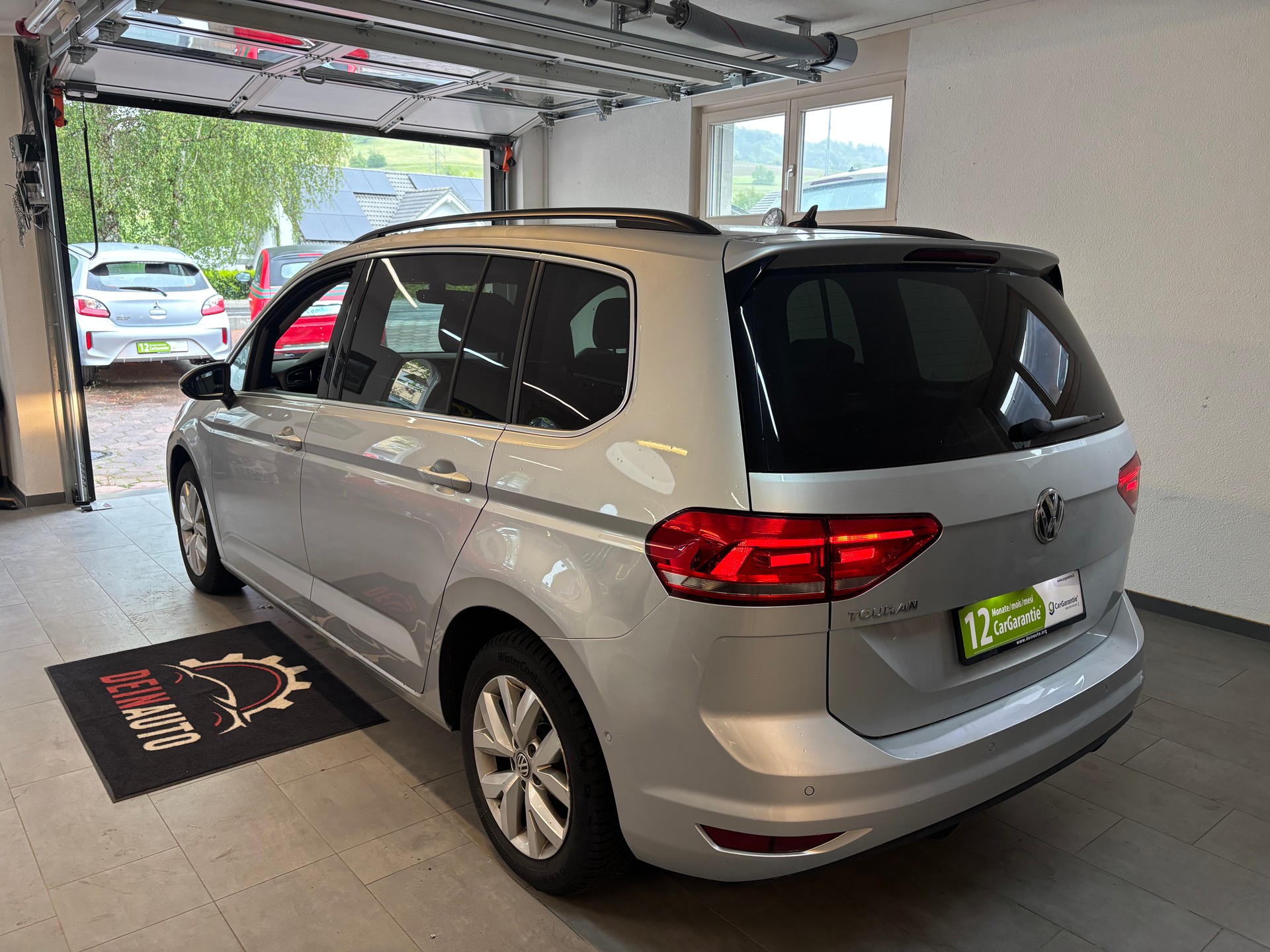 VW Touran 1.6 TDI BlueMotion Technology Comfortline DSG-image-2